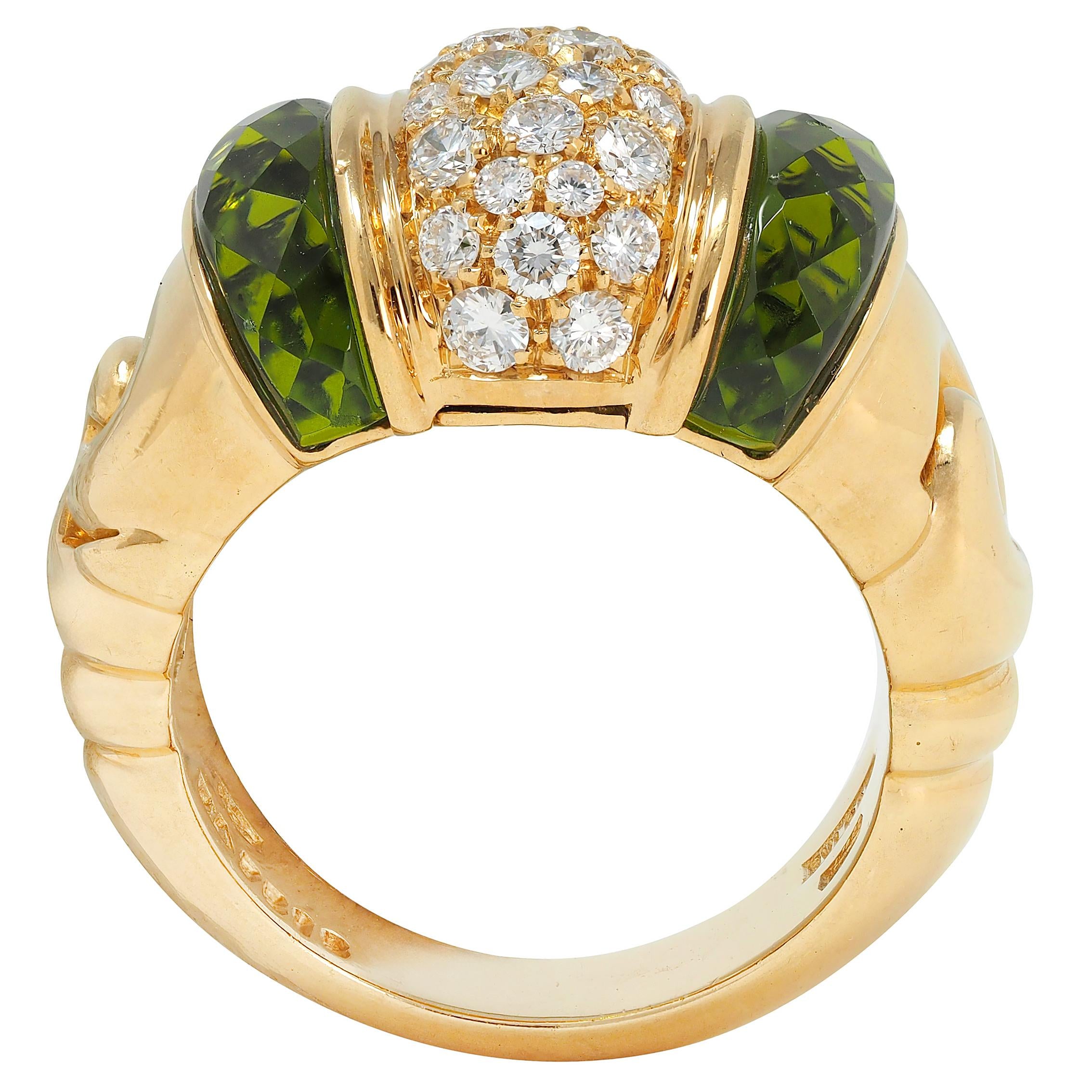 Bulgari 1990 1.96 CTW Diamond Peridot 18 Karat Gold Vintage Passo Doppio Ring