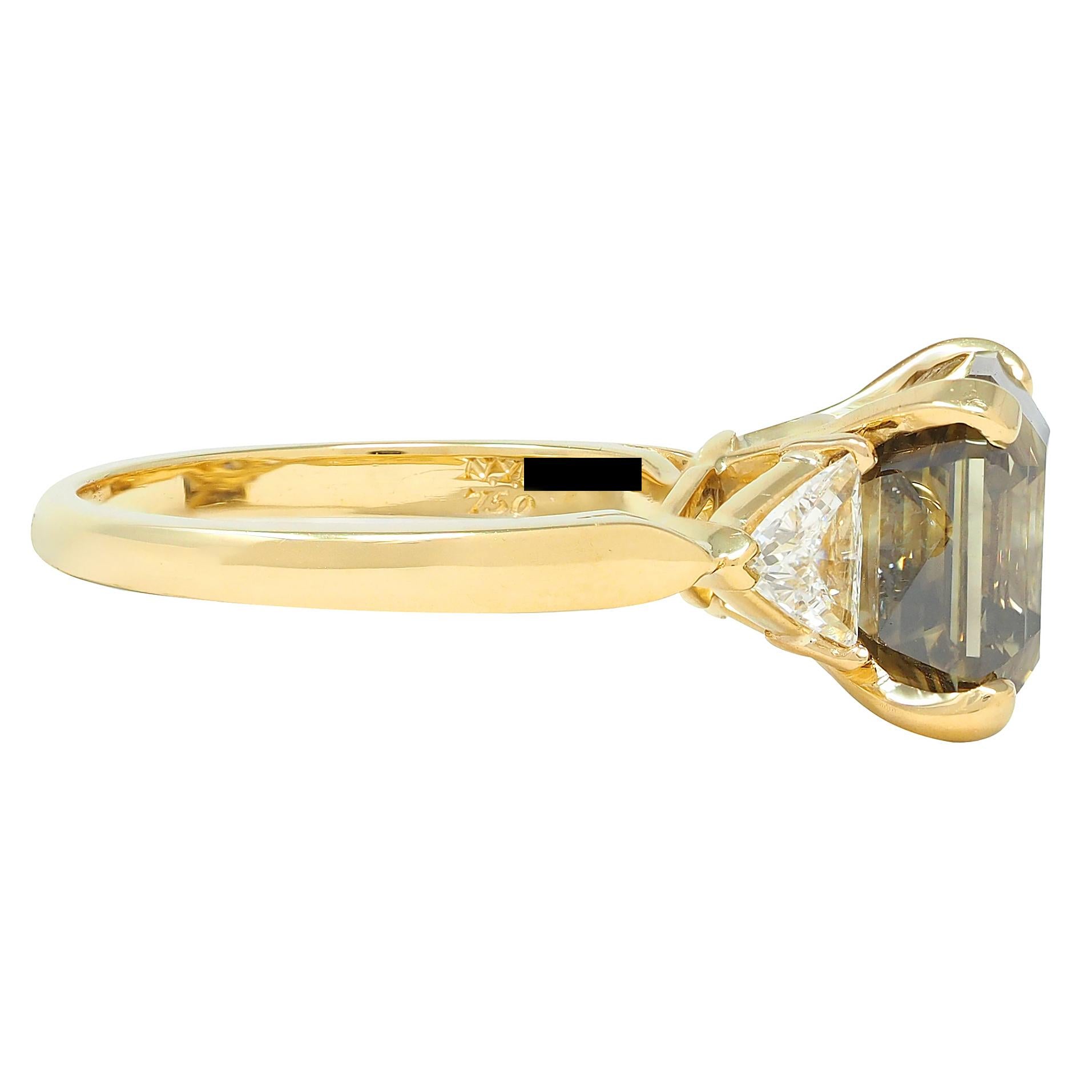Van Cleef & Arpels 1990's 5.31 CTW Fancy Green Diamond 18K Gold Vintage Ring