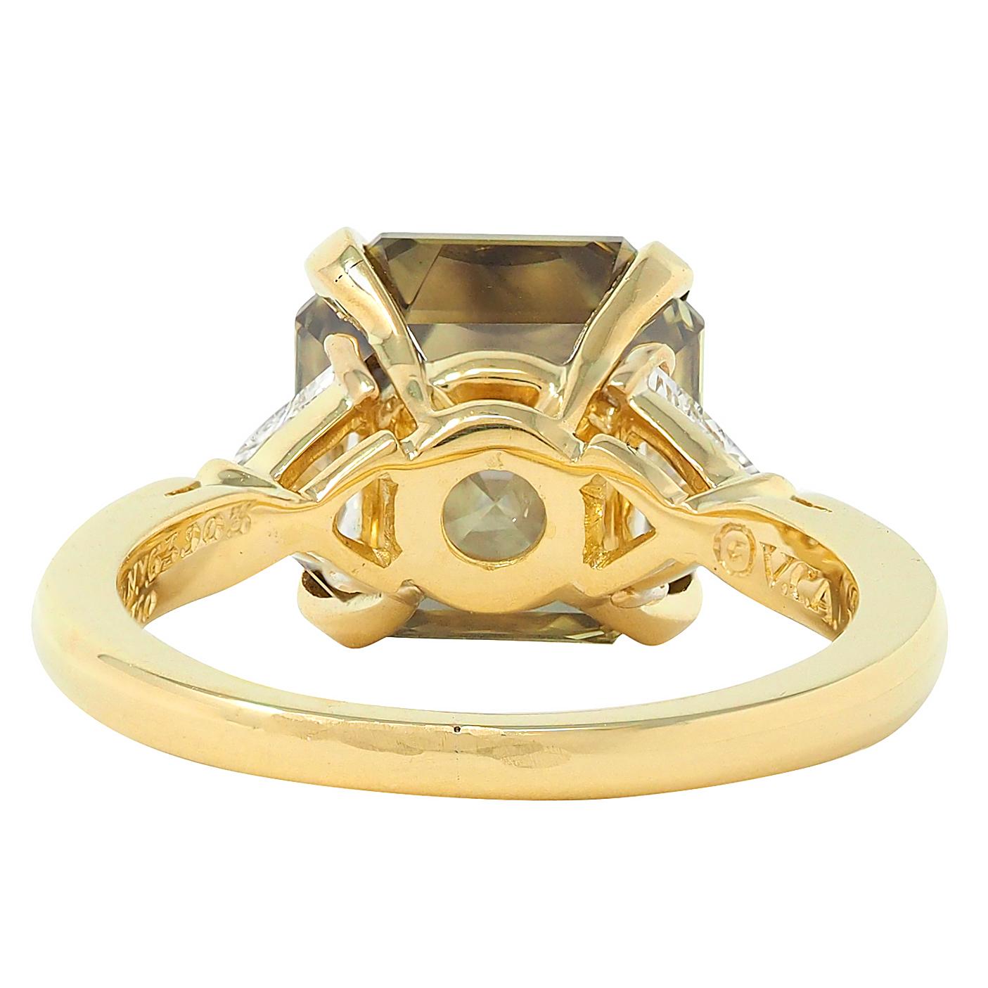 Van Cleef & Arpels 1990's 5.31 CTW Fancy Green Diamond 18K Gold Vintage Ring
