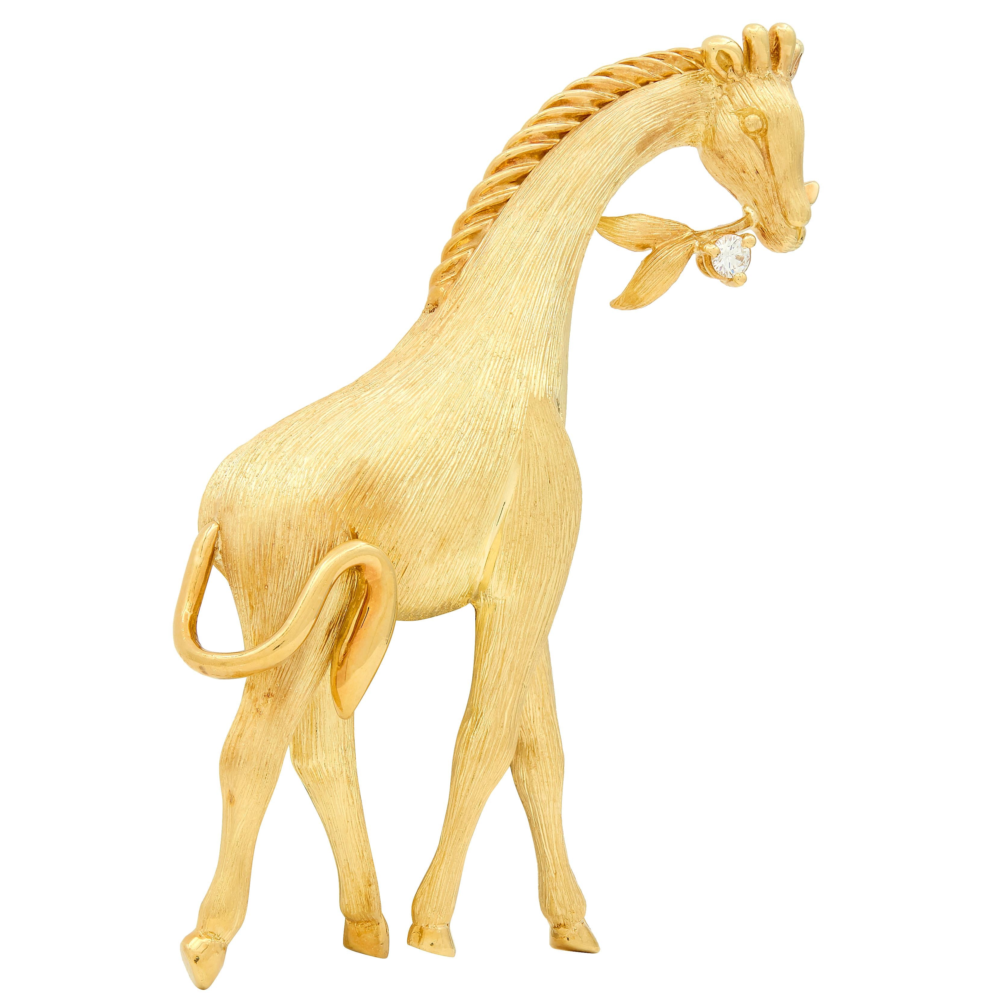 Dunay 1980's Diamond 18 Karat Yellow Gold Vintage Giraffe Brooch