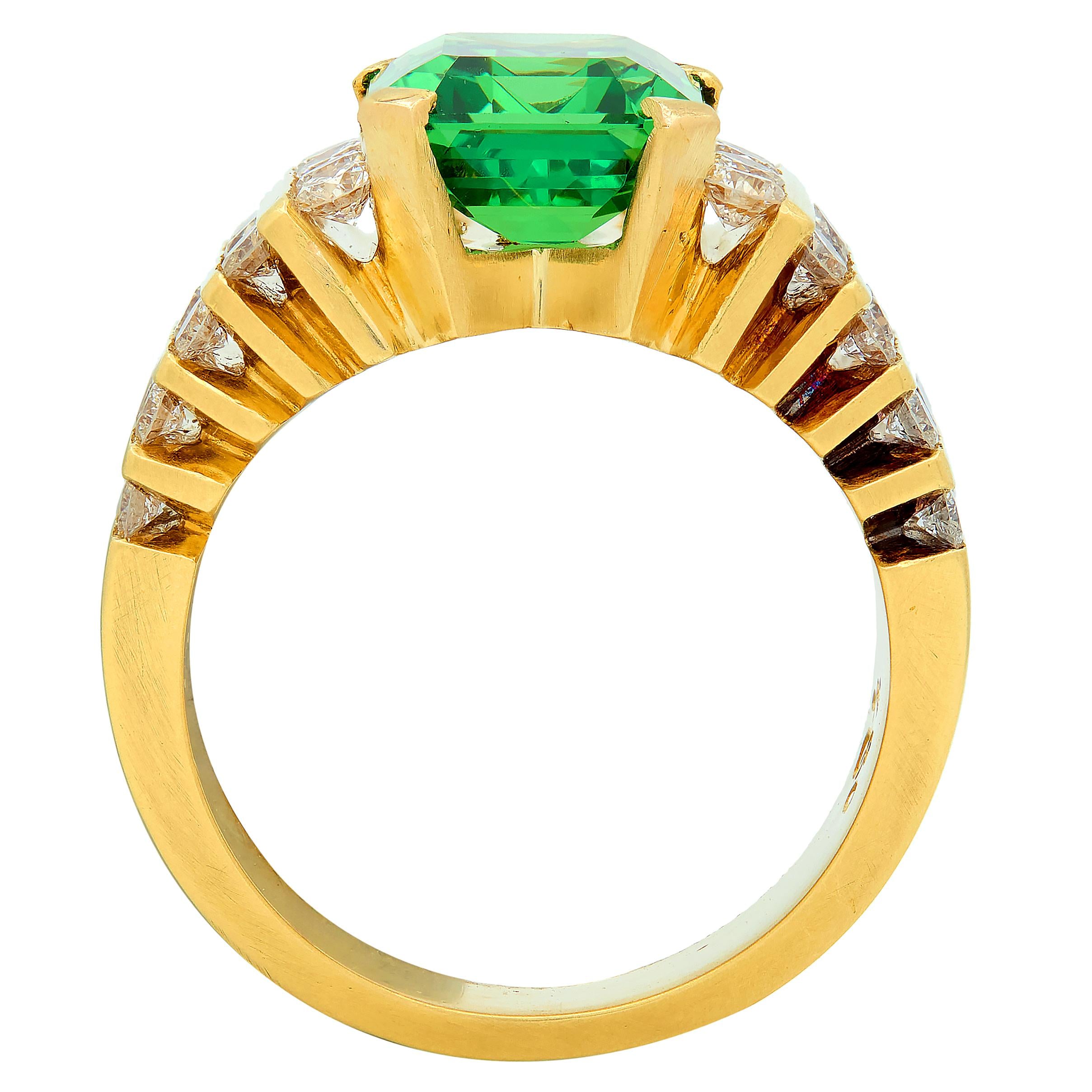 1970's 4.59 CTW Tsavorite Garnet Diamond 18K Yellow Gold Stepped Vintage Ring
