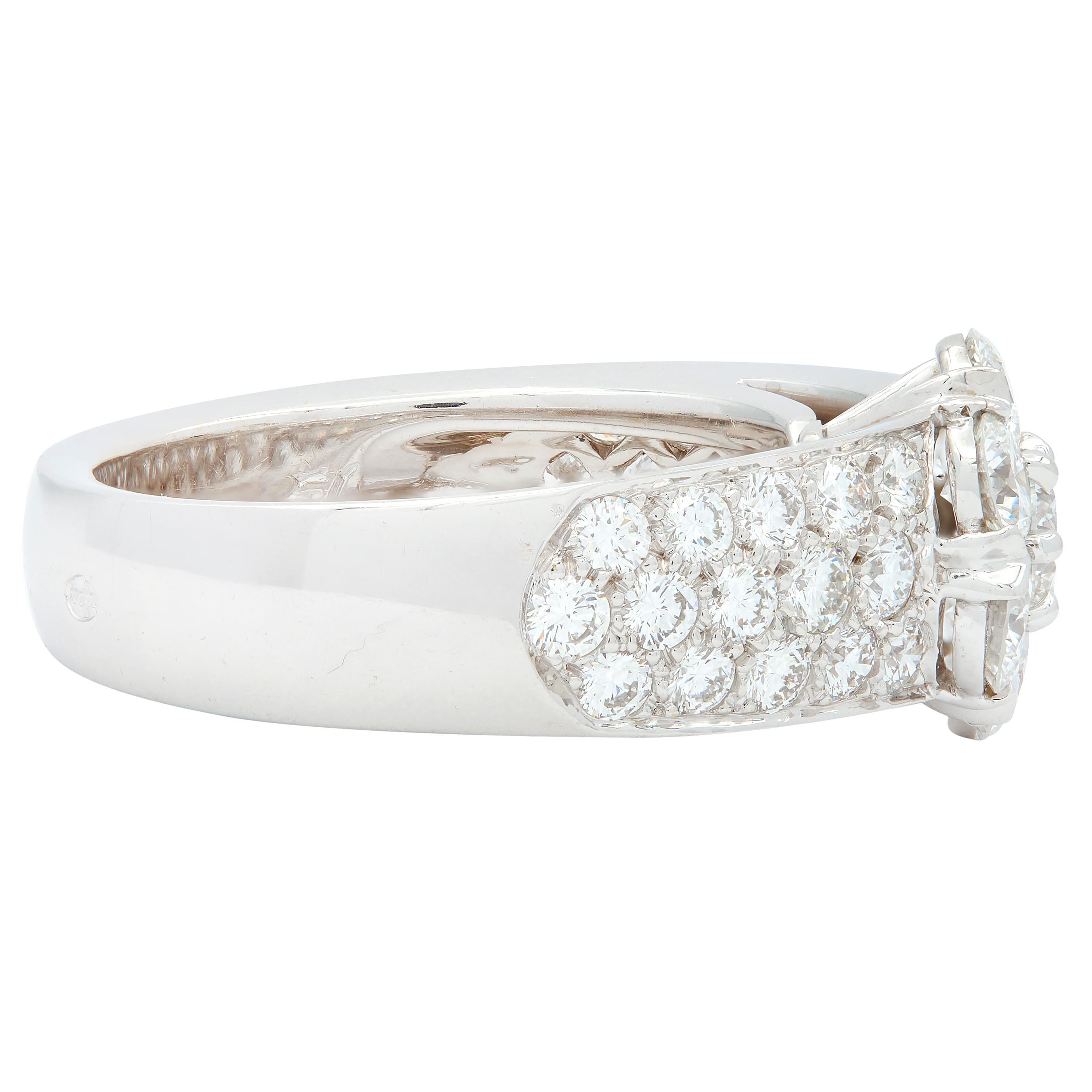Van Cleef & Arpels Diamond 18 Karat White Gold Fleurette Ring