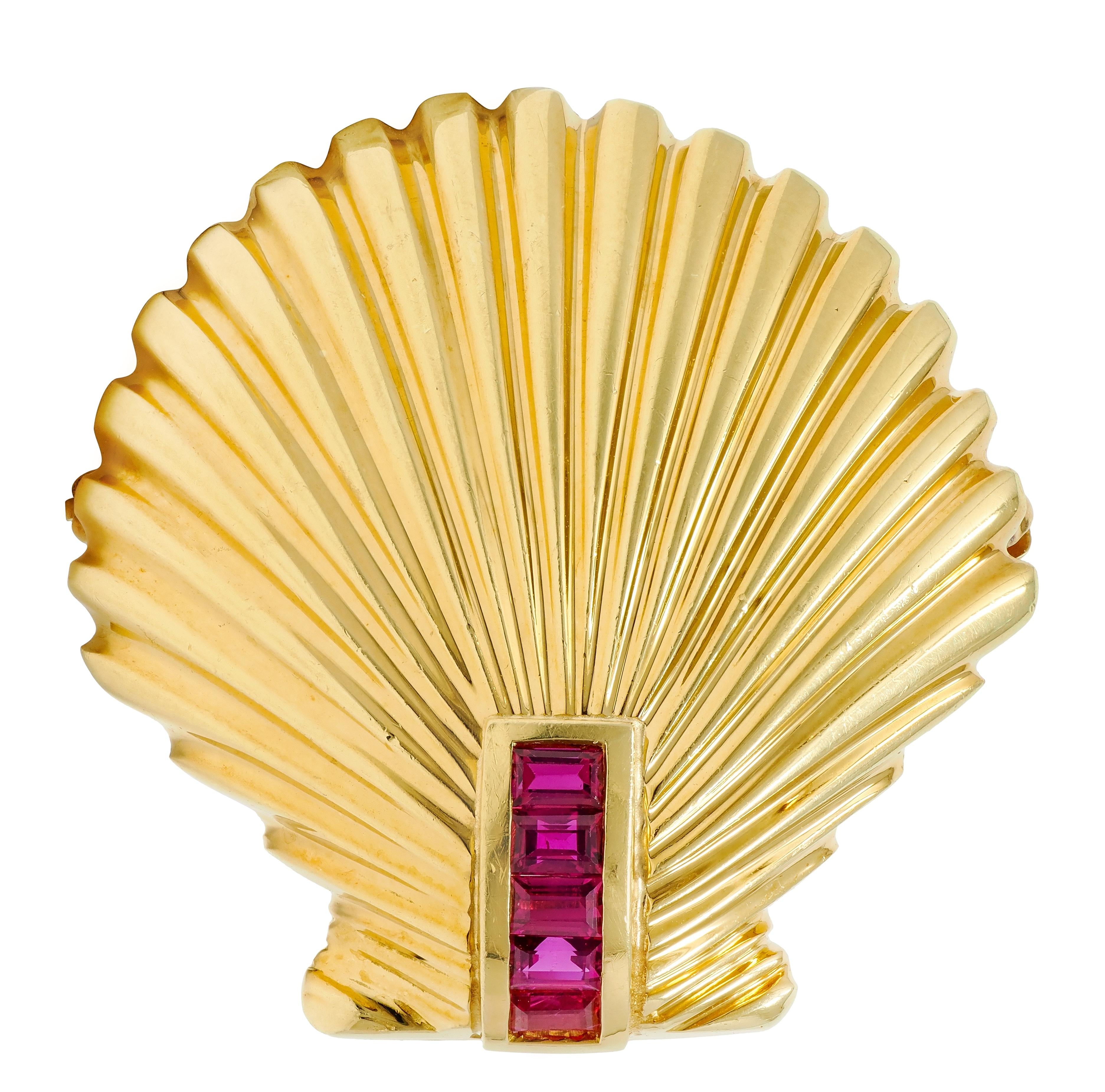 Tiffany & Co. 1960's 0.70 CTW Ruby 18 Karat Yellow Gold Vintage Seashell Brooch