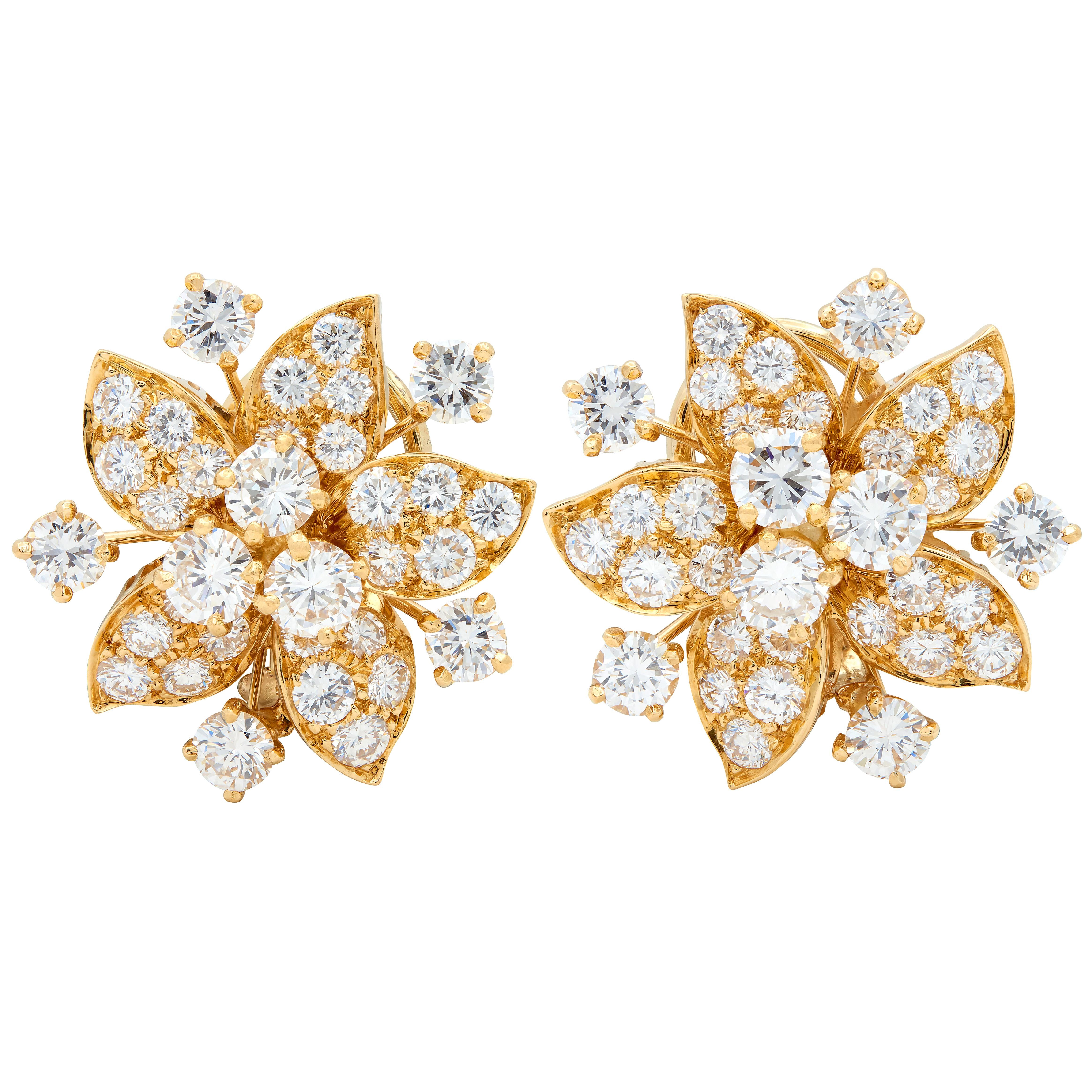 Oscar Heyman 1970's Diamond 18K Gold Vintage Floral Spray Ear-Clip Earrings