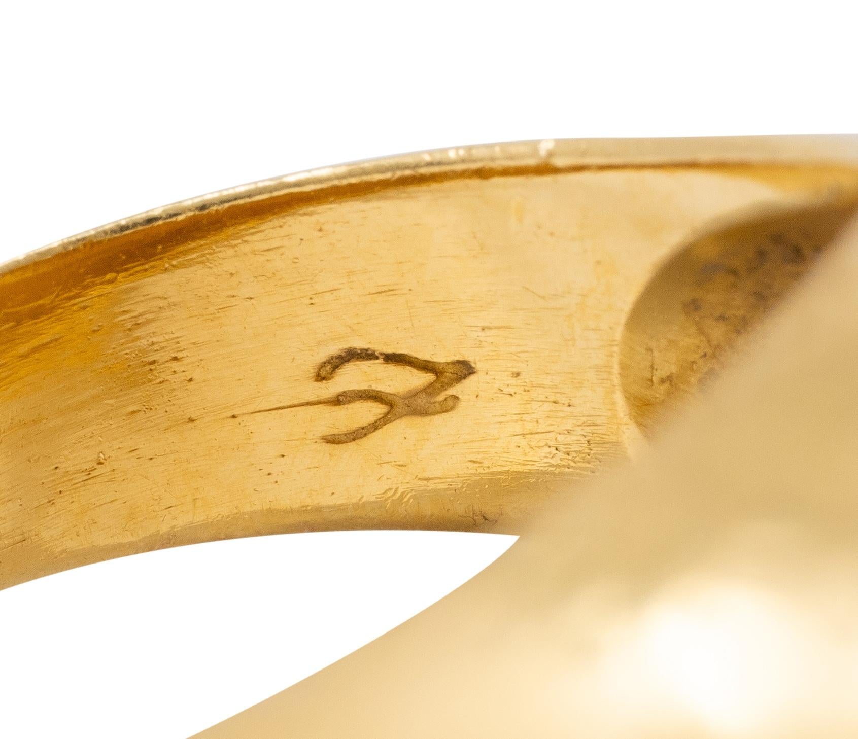 Elizabeth Locke 1980's 19 Karat Yellow Gold Vintage Hammered Dome Ring