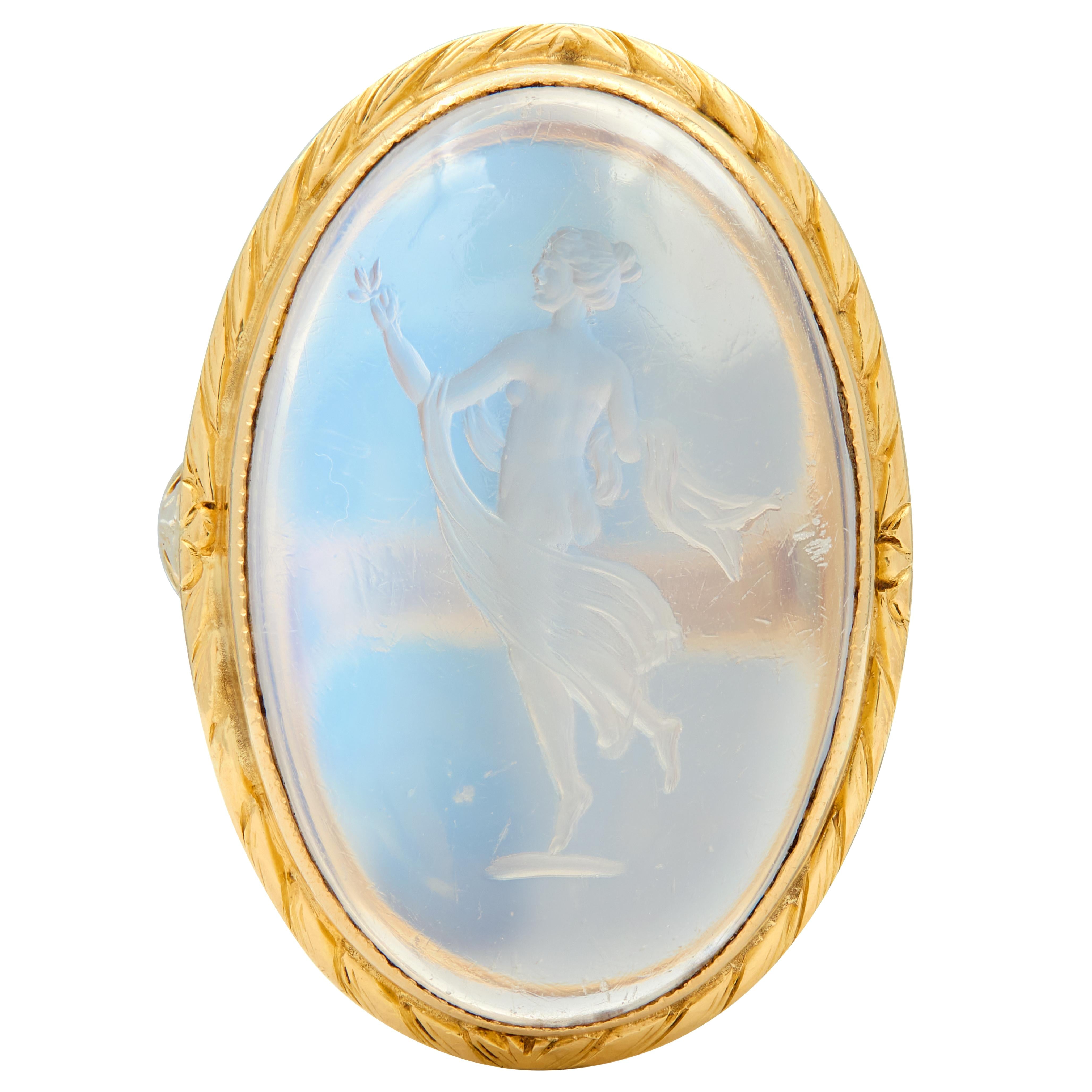 Victorian Moonstone 18 Karat Yellow Gold Antique Neoclassical Intaglio Ring