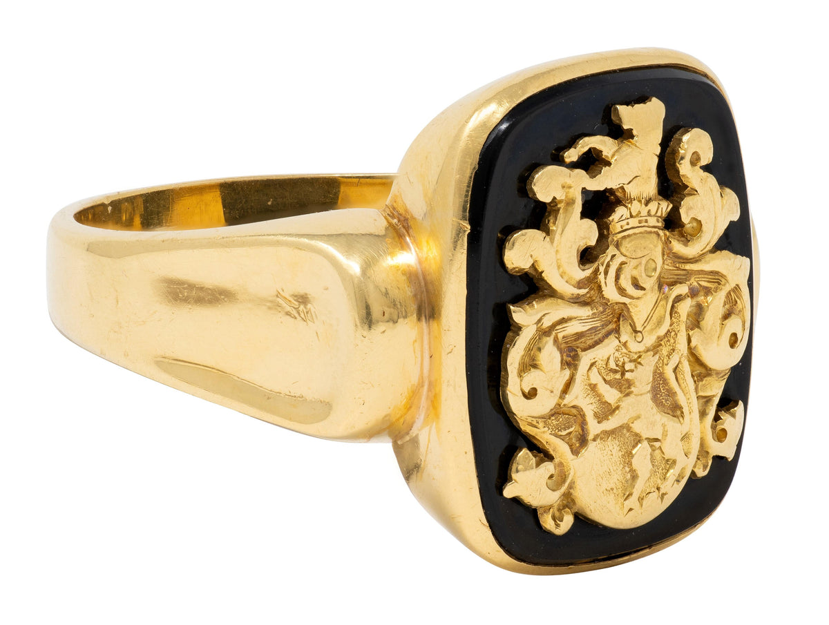 1970's Onyx 18 Karat Yellow Gold Vintage Heraldic Crest Unisex Signet Ring