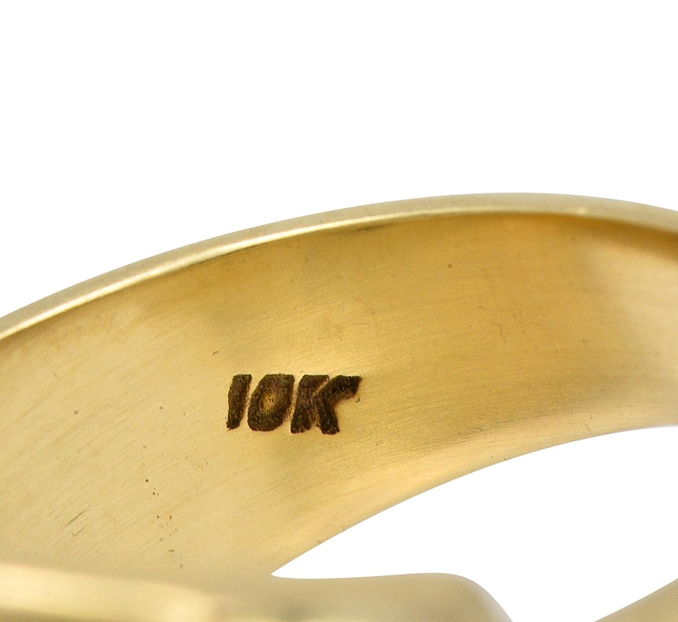 1960's Nephrite Jade 10 Karat Yellow Gold Vintage Nugget Signet Ring