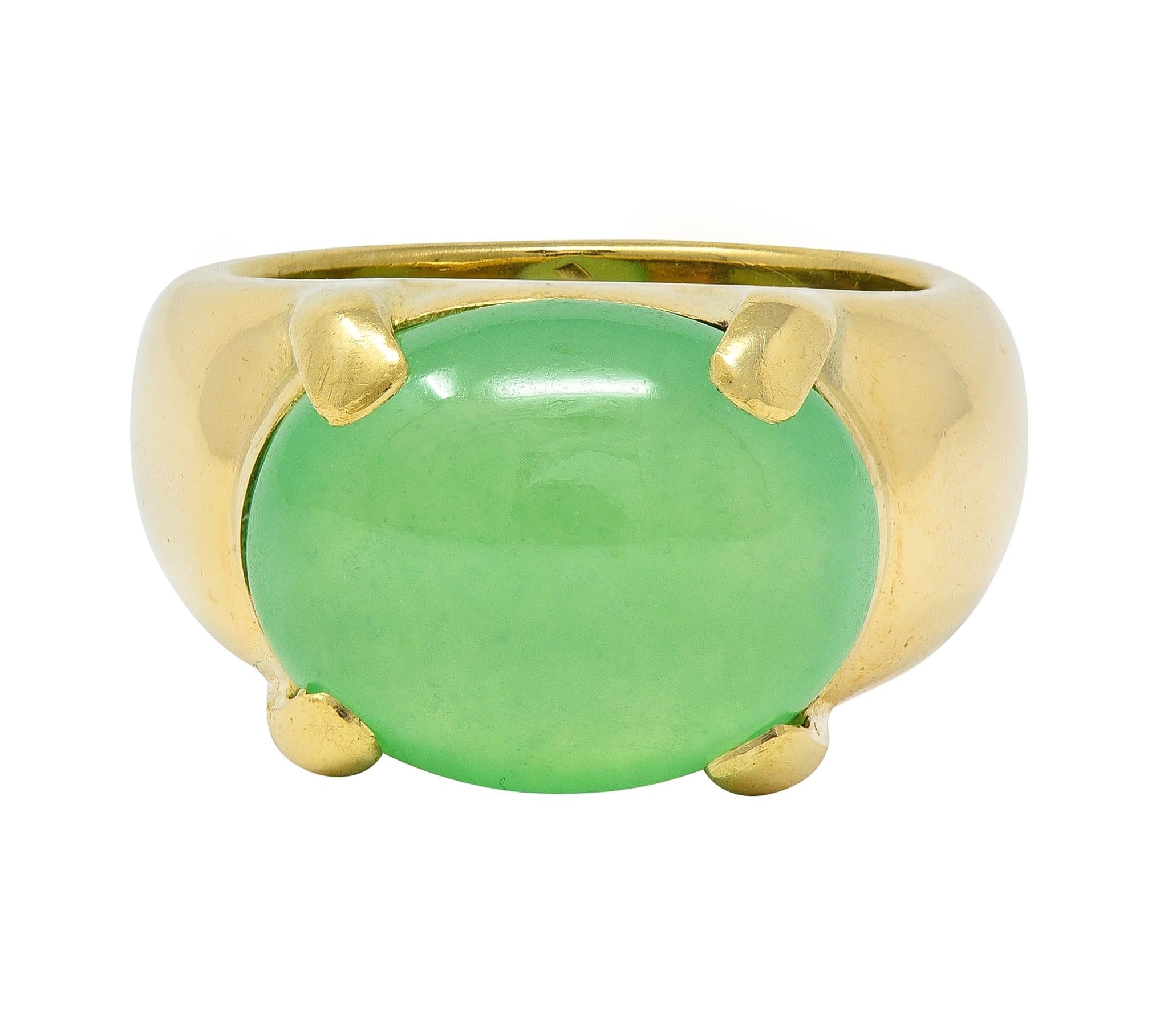 1980's Chrysoprase 18 Karat Yellow Gold Vintage Gemstone Ring