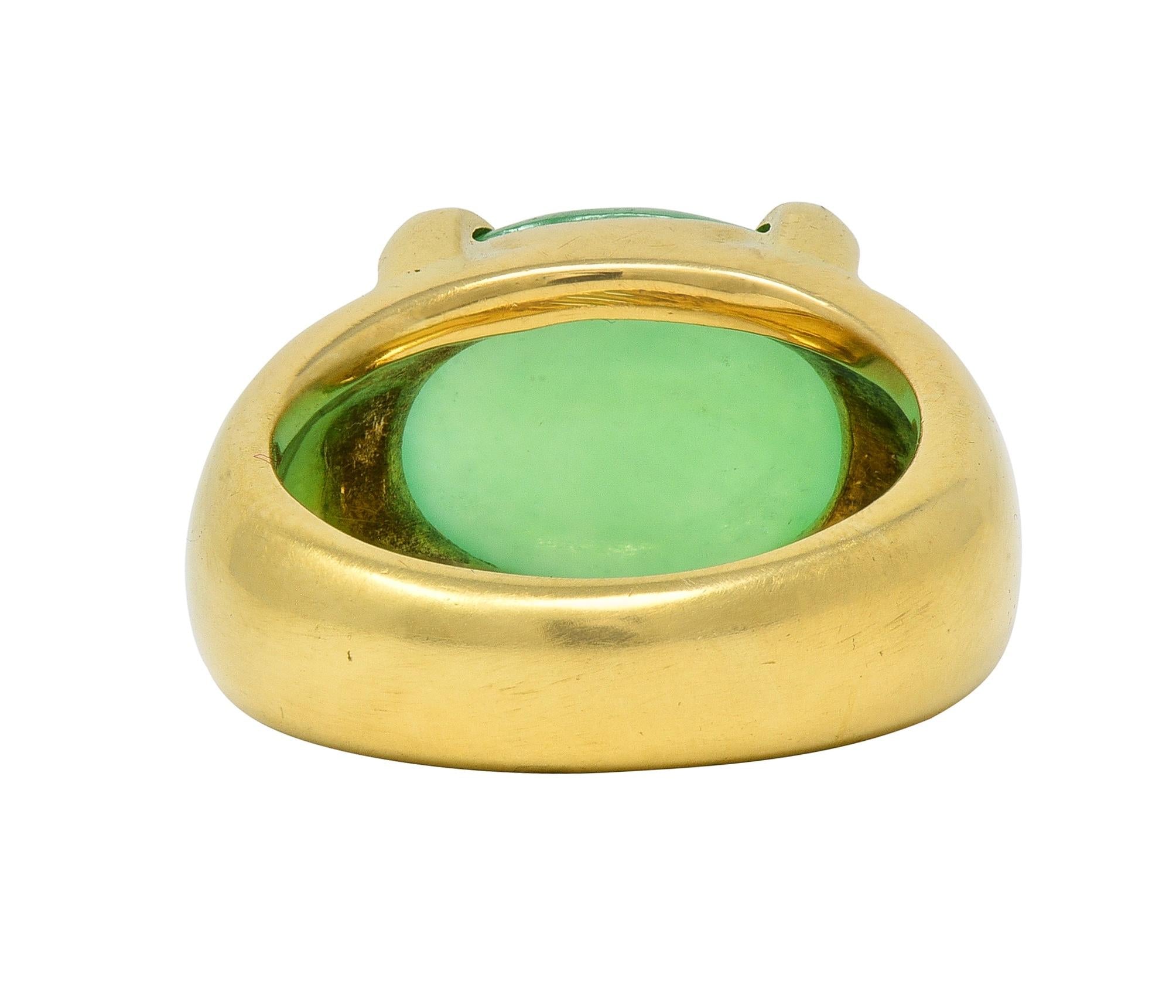 1980's Chrysoprase 18 Karat Yellow Gold Vintage Gemstone Ring