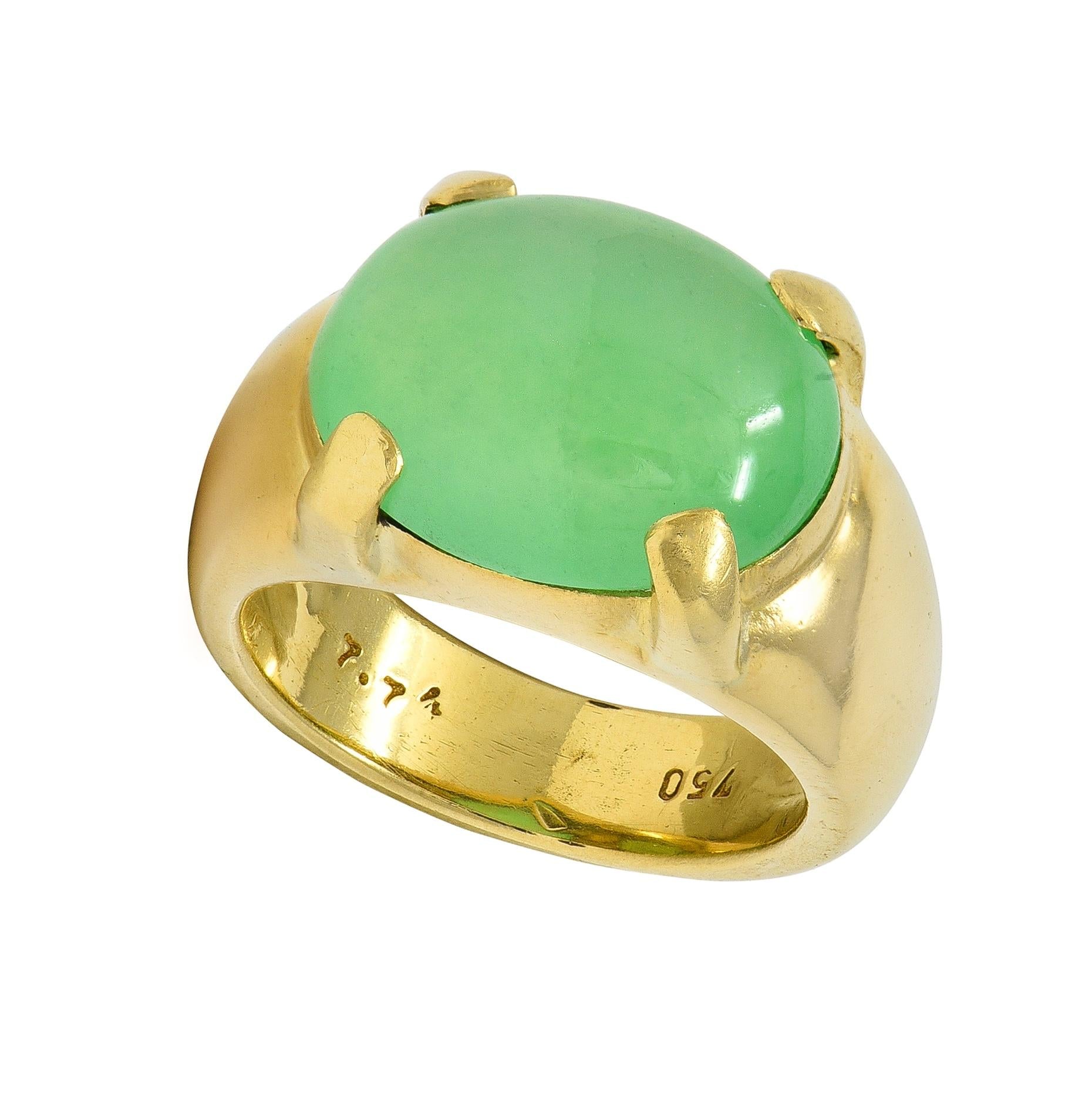 1980's Chrysoprase 18 Karat Yellow Gold Vintage Gemstone Ring