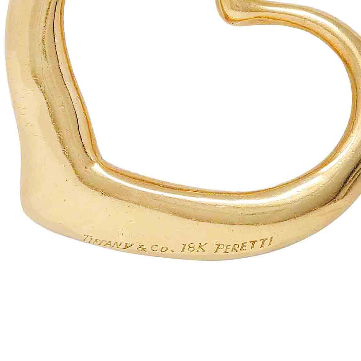 Elsa Peretti Tiffany & Co. 1990's 18K Gold Vintage Open Heart Pendant Necklace