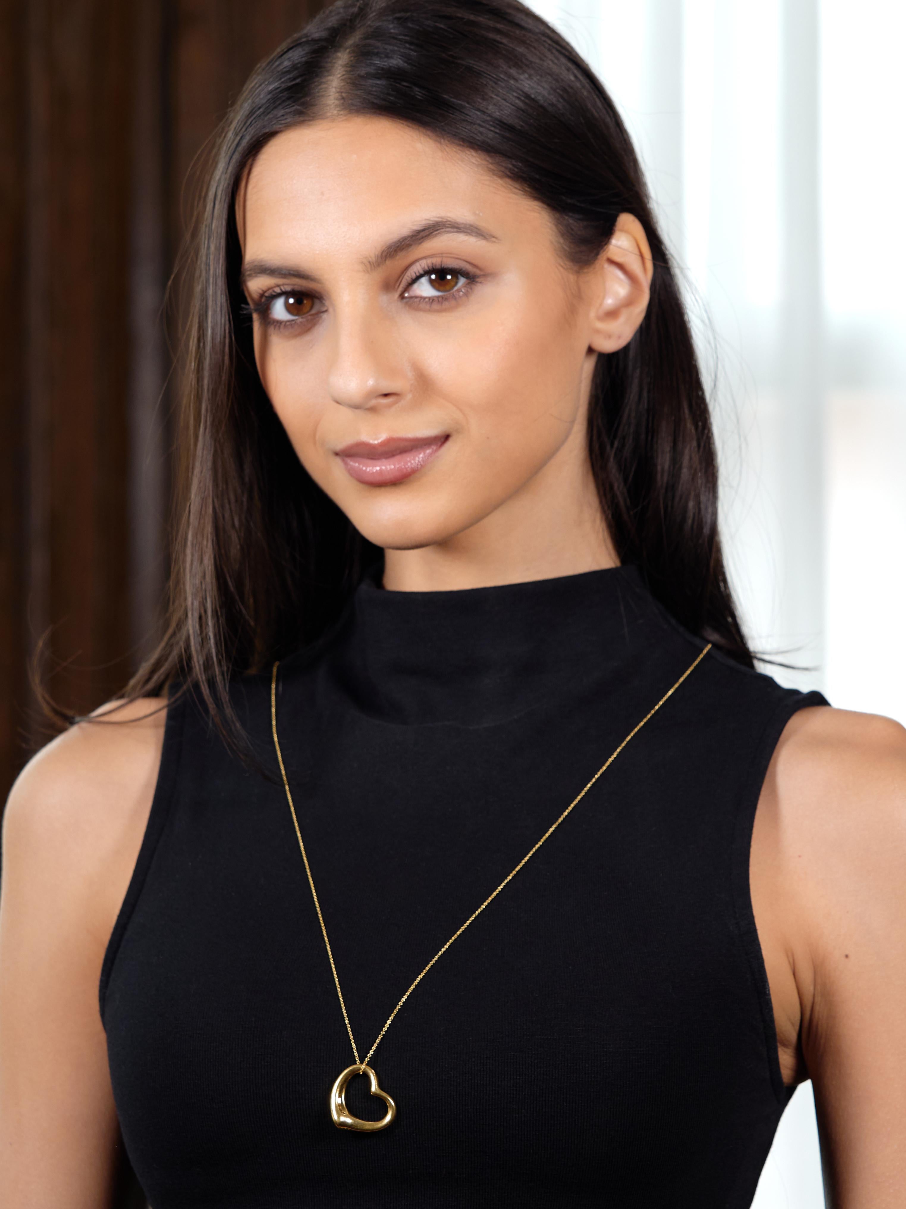 Elsa Peretti Tiffany & Co. 18 Karat Yellow Gold Vintage Open Heart Necklace