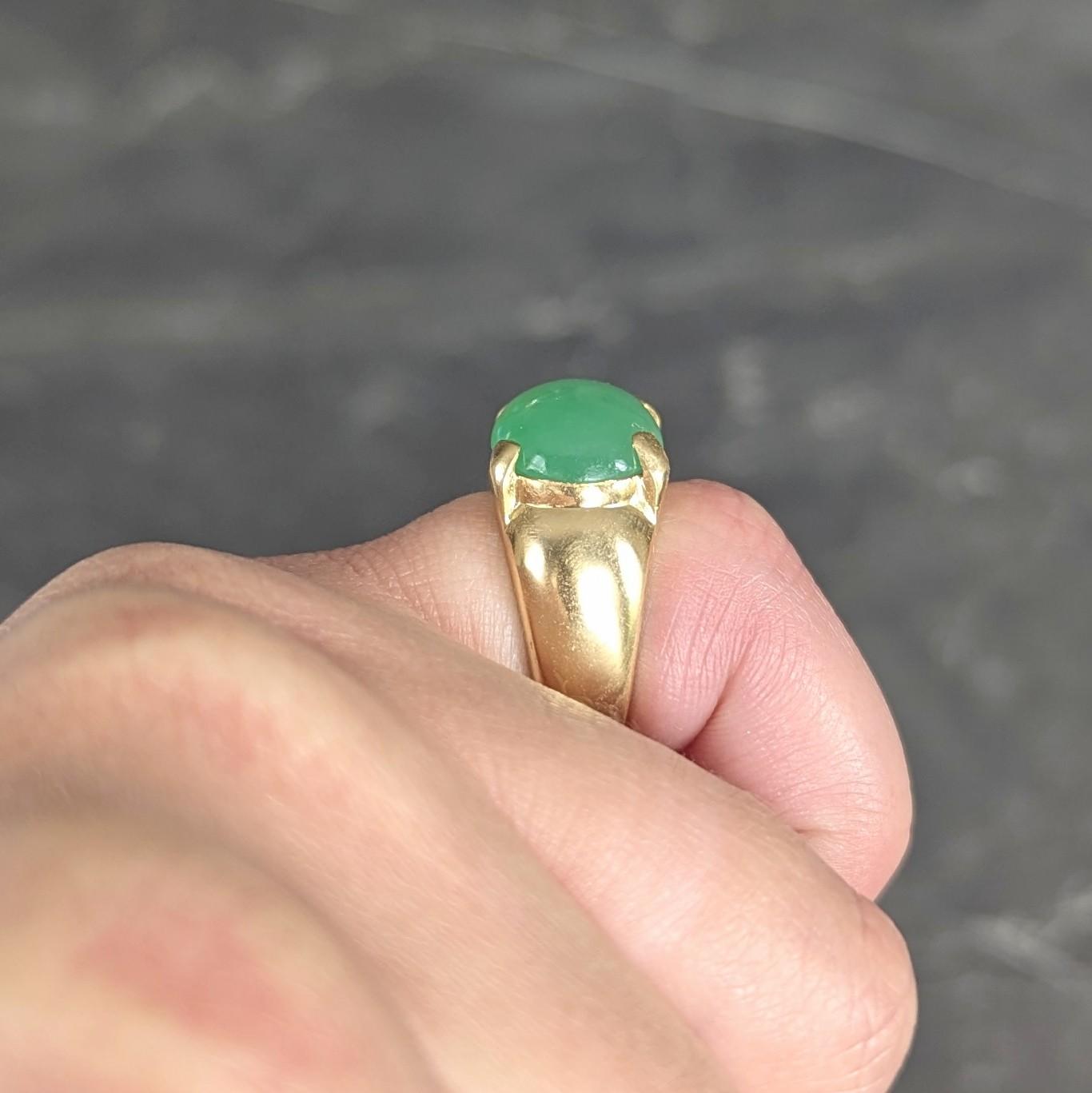 1980's Chrysoprase 18 Karat Yellow Gold Vintage Gemstone Ring