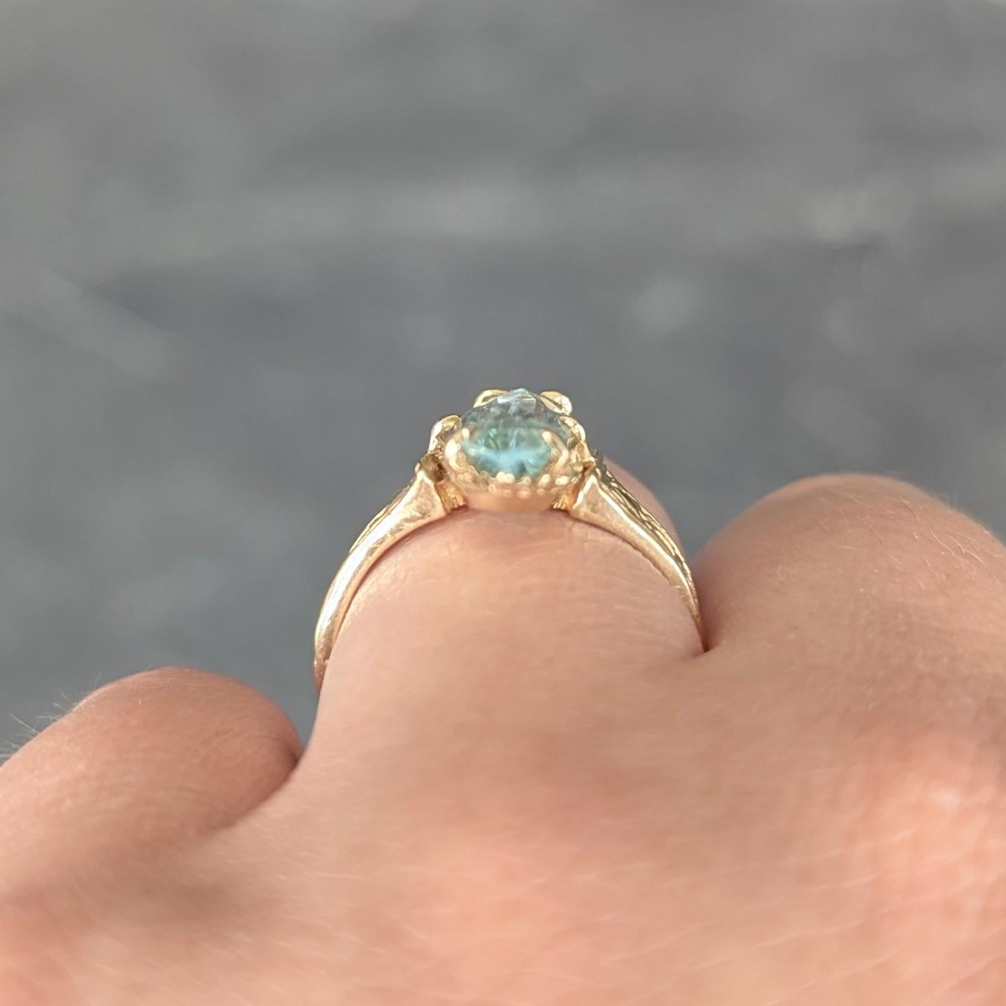 Art Deco Aquamarine 14 Karat Yellow Gold Antique Arrow Navette Dinner Ring