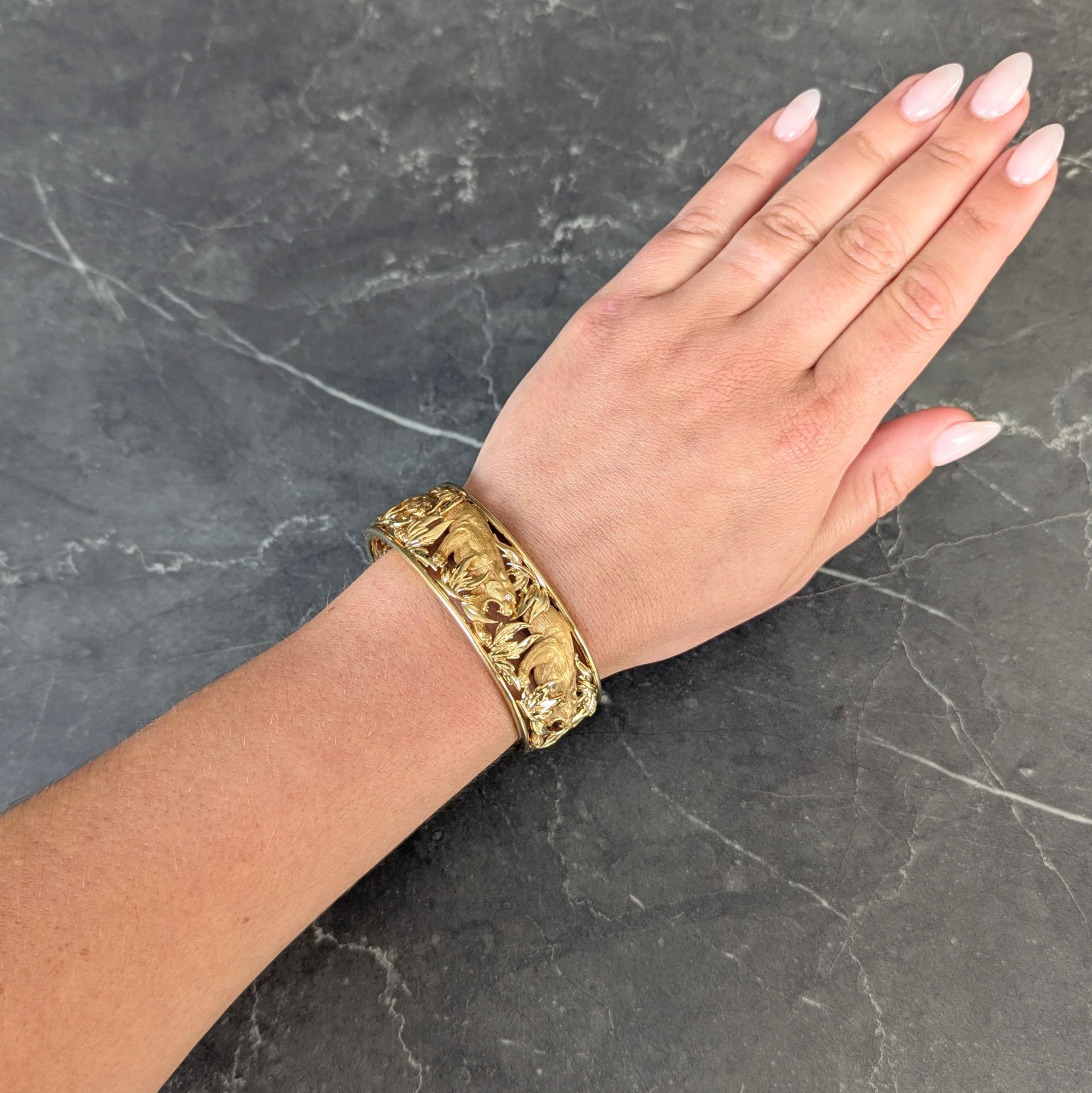 Carrera y Carrera Diamond 18 Karat Yellow Gold Panther Animal Cuff Bracelet