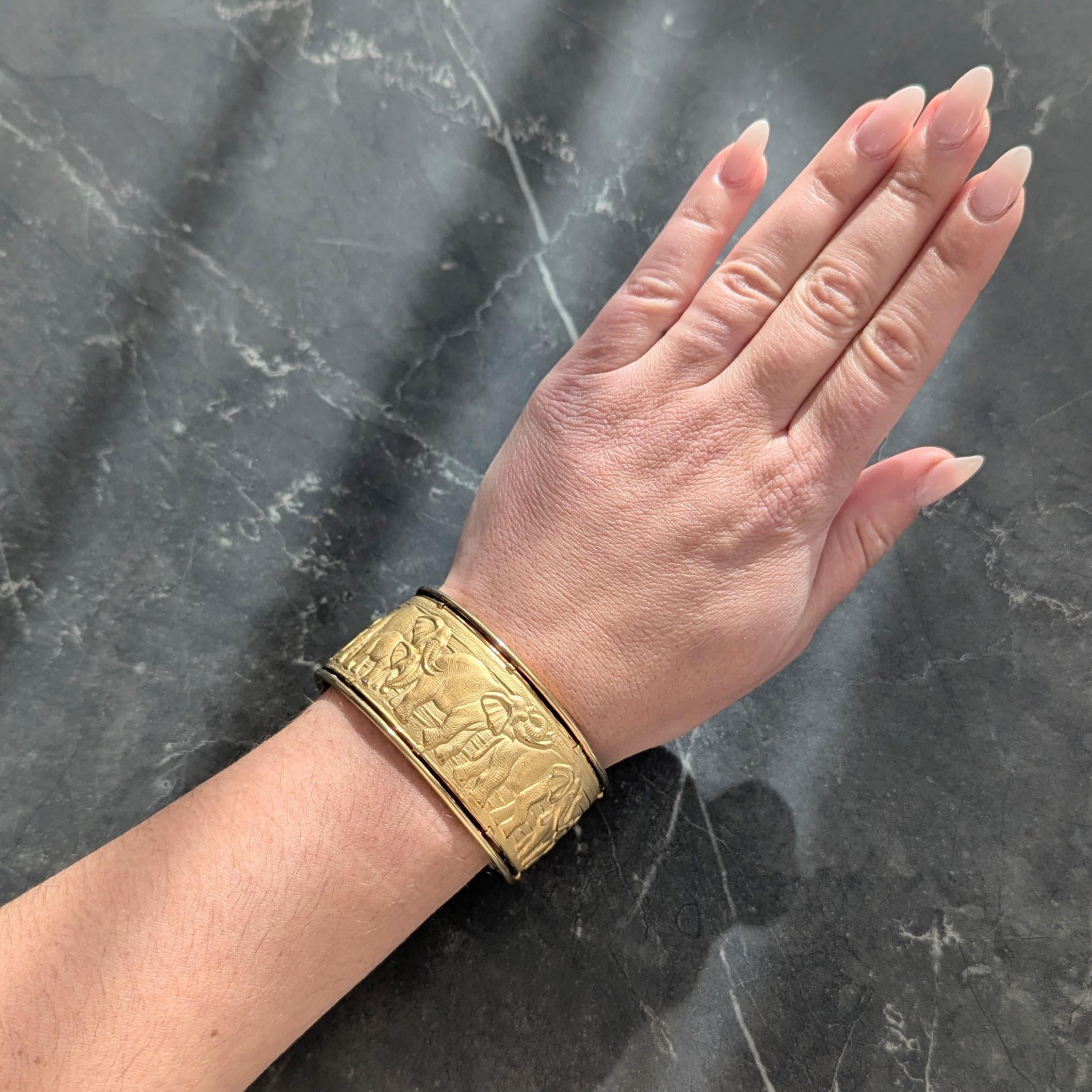 Carrera y Carrera 1990's 18 Karat Yellow Gold Vintage Elephant Cuff Bracelet
