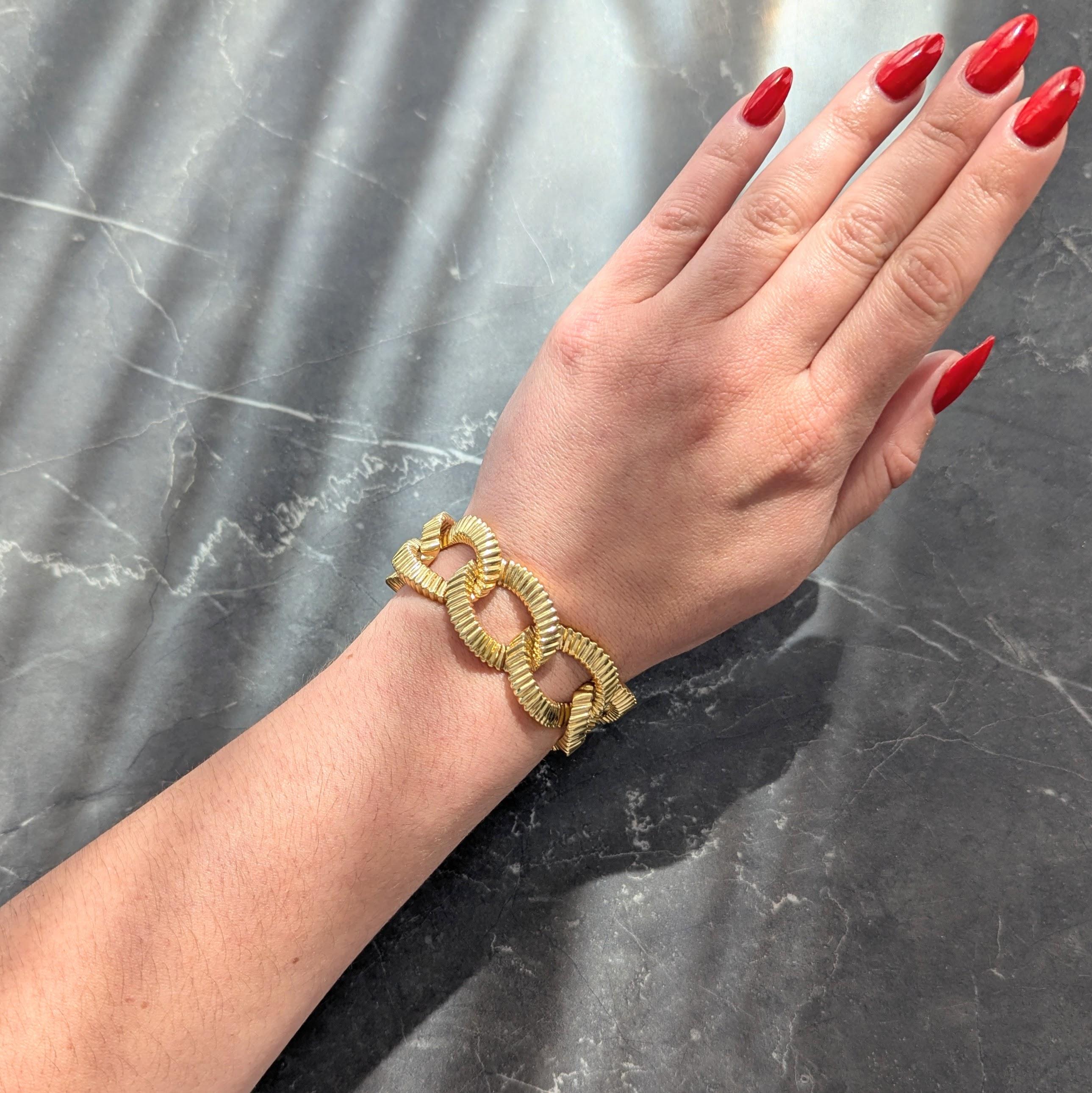 Tiffany & Co. 1998 18 Karat Yellow Gold Vintage Ridged Cordis Curb Link Bracelet