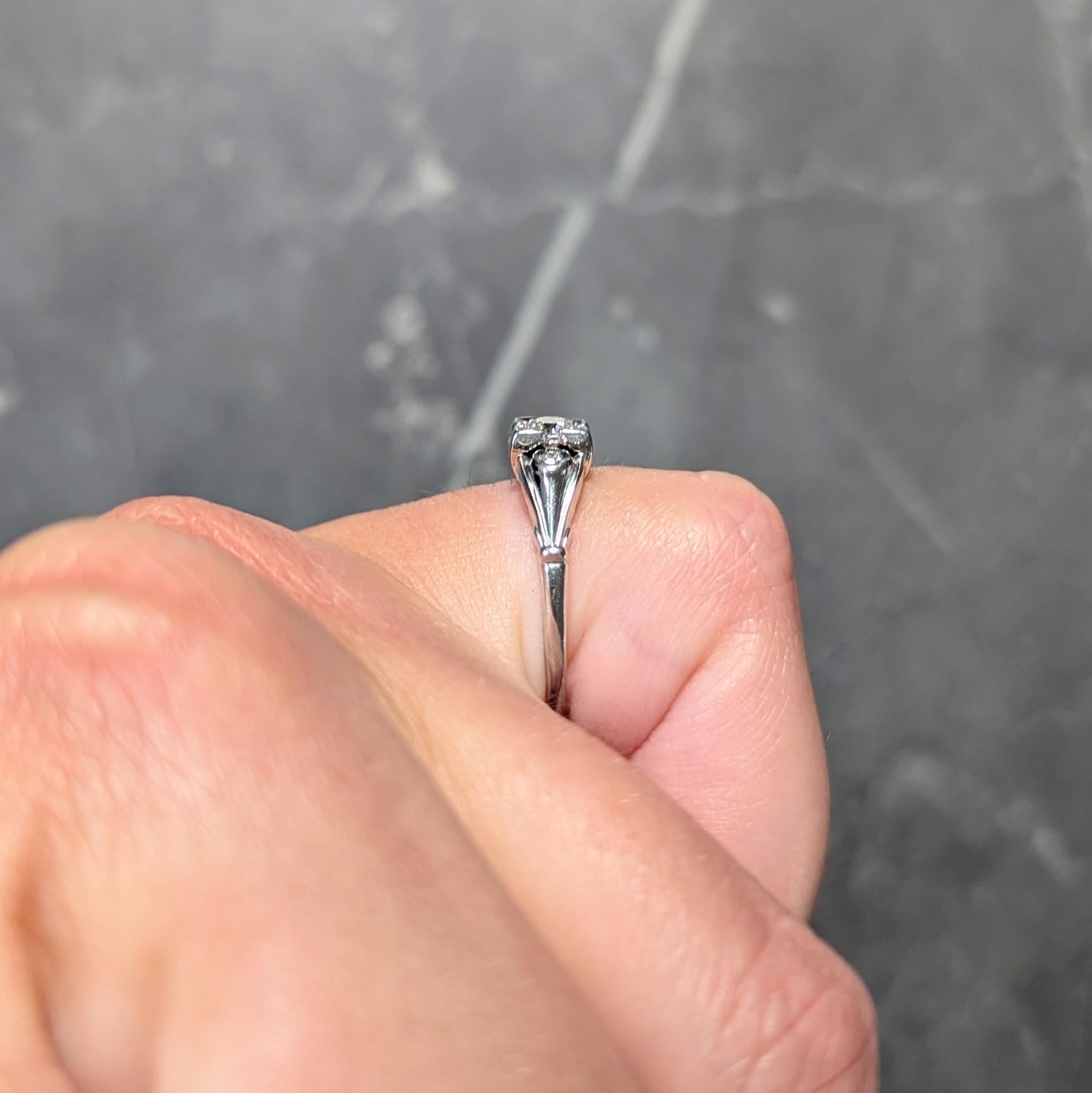 Art Deco Old European Cut Diamond 18 Karat White Gold Vintage Engagement Ring