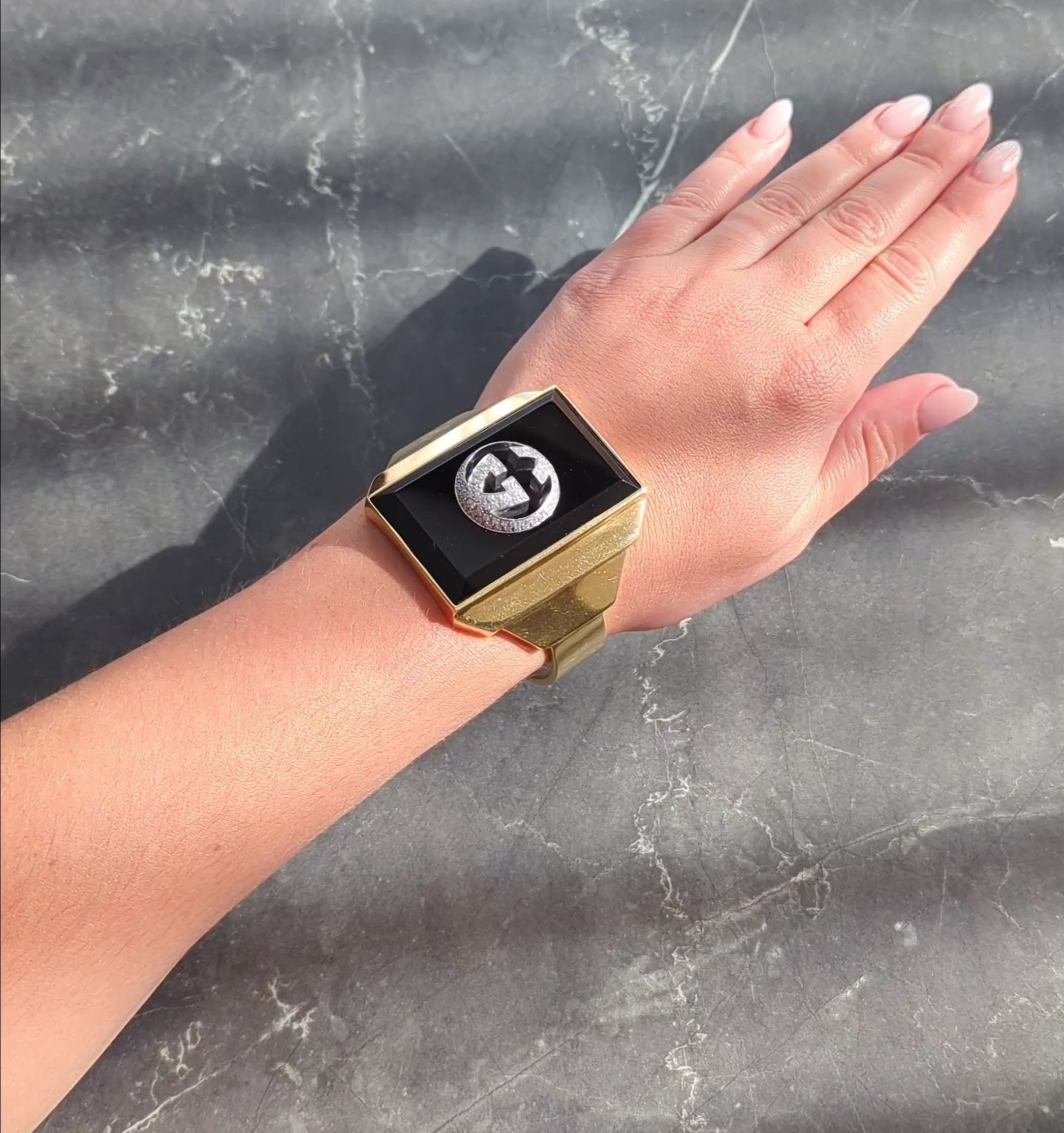 Gucci 2000's Diamond Onyx 18 Karat Two-Tone Yellow Vintage Gold Cuff Bracelet