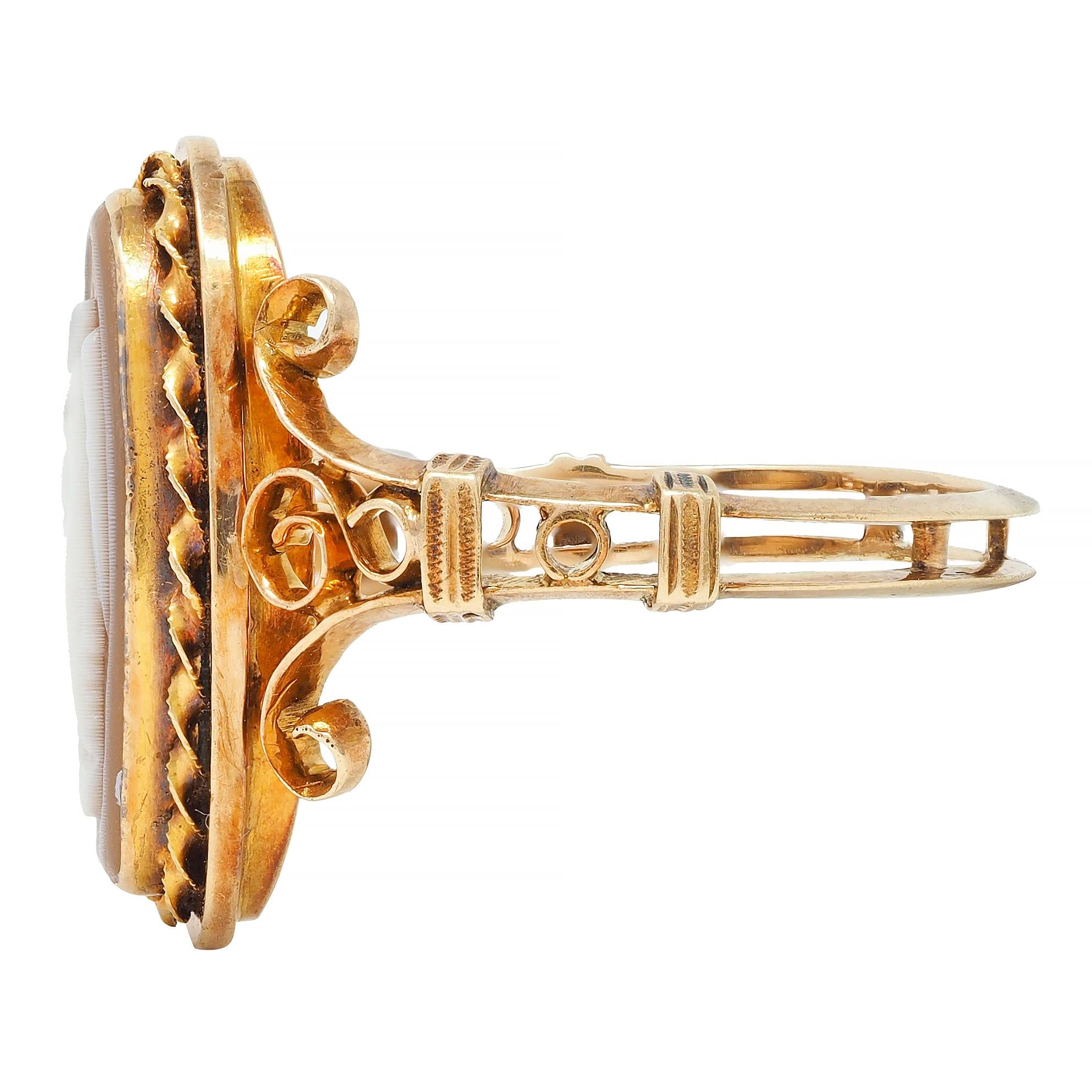 Victorian Carved Agate 14 Karat Yellow Gold Nike Cameo Antique Ring