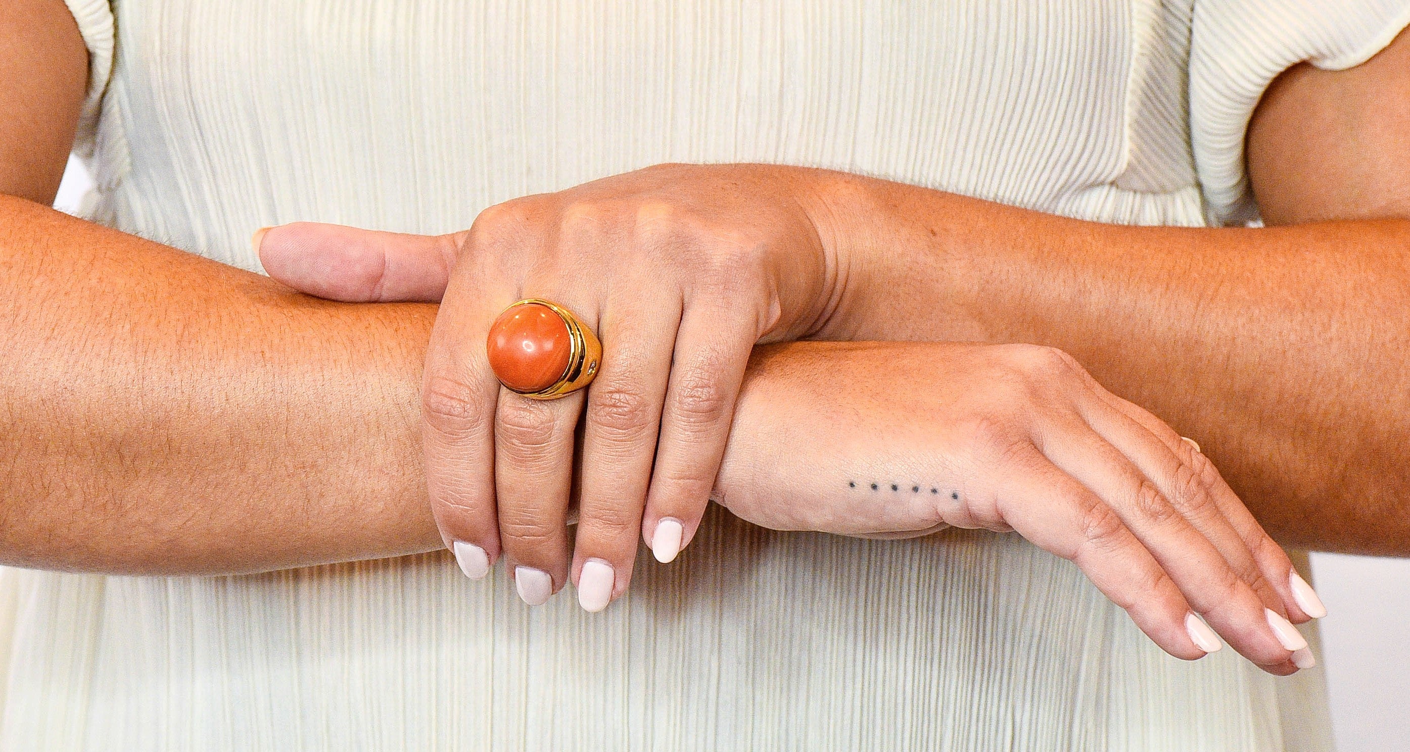 Jacent Vintage Coral Diamond 18 Karat Gold Unisex Cabochon Gemstone Ring - Wilson's Estate Jewelry