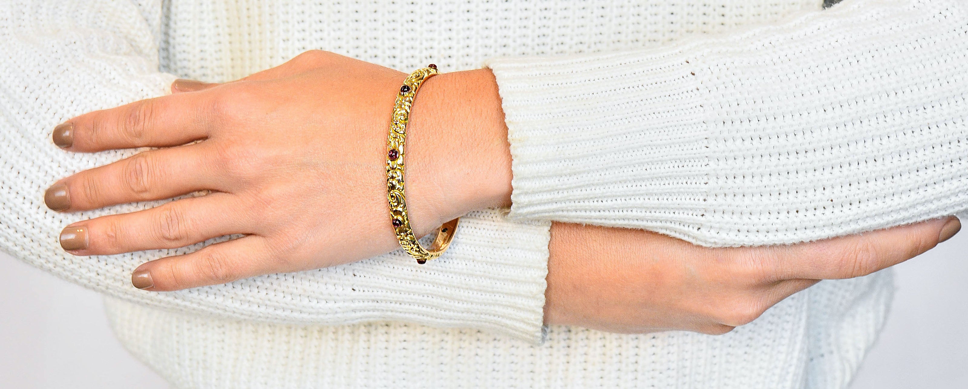 1900's Victorian Garnet Cabochon 14 Karat Gold Floral Foliate Bangle Braceletbracelet - Wilson's Estate Jewelry