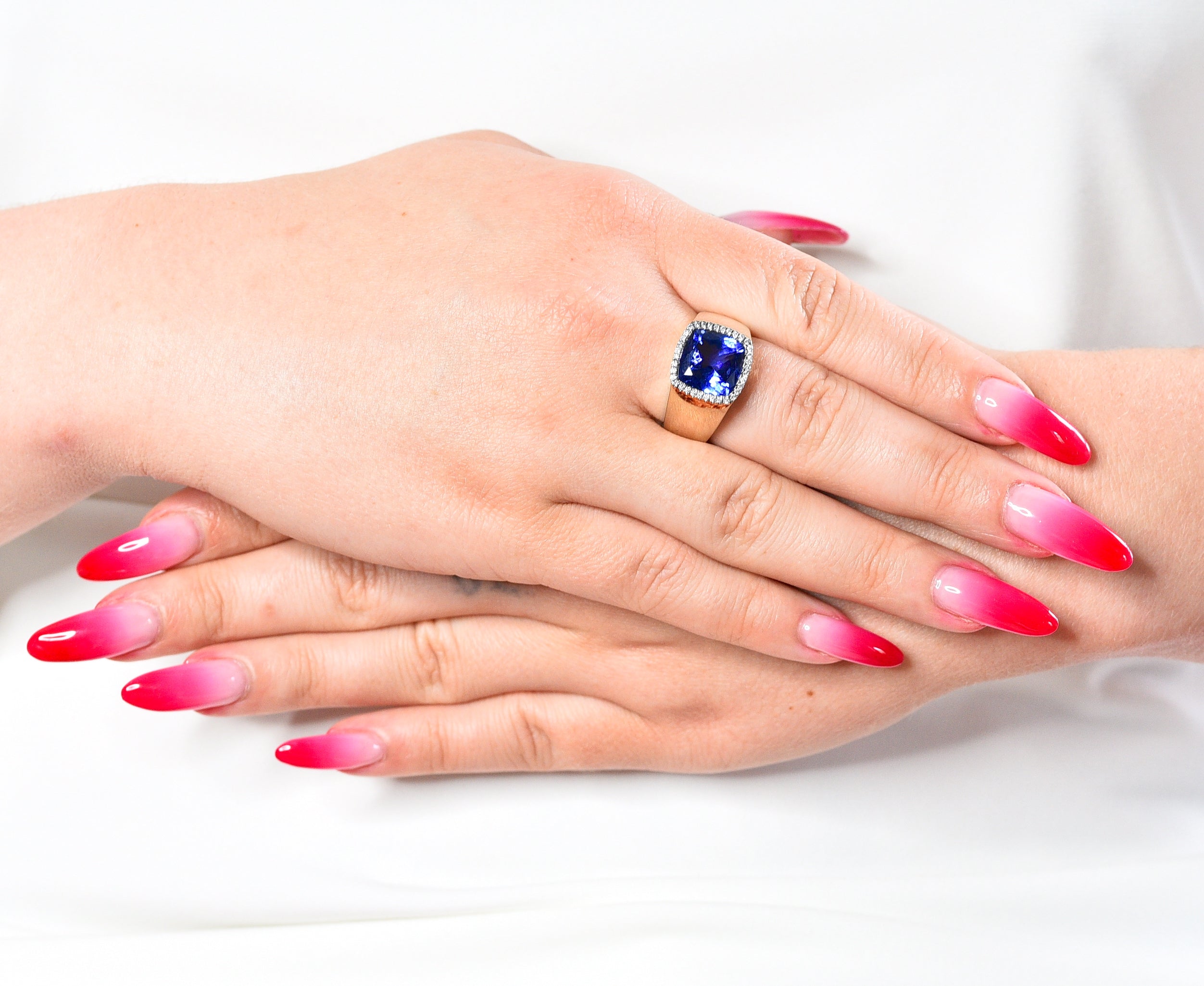 Tanzanite Diamond Halo 18 Karat White Gold Unisex Gemstone RingRing - Wilson's Estate Jewelry