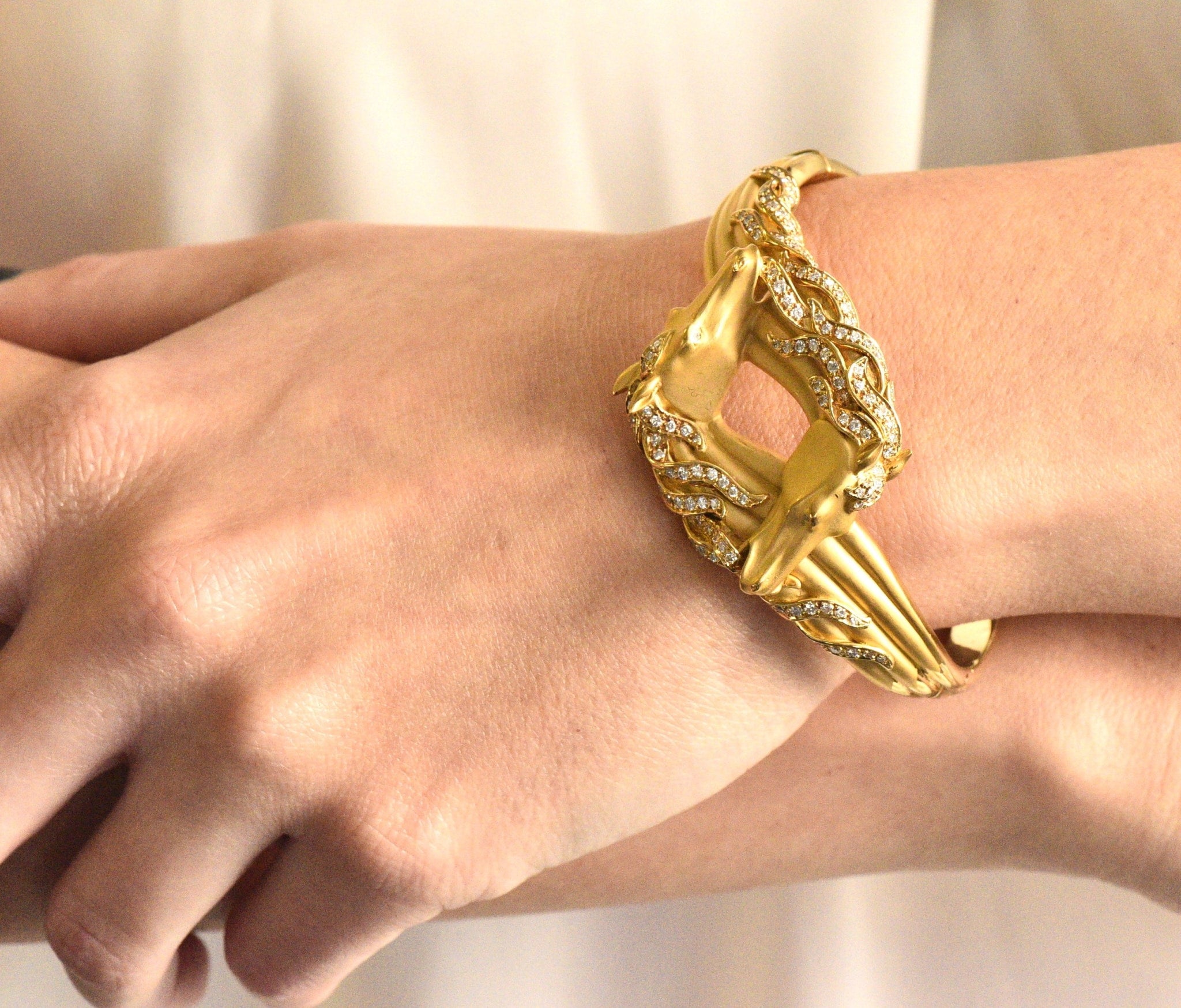 Carrera Y Carrera Ecuestre 1.45 CTW Diamond 18 Karat Horse Gold Bangle Bracelet Wilson's Estate Jewelry