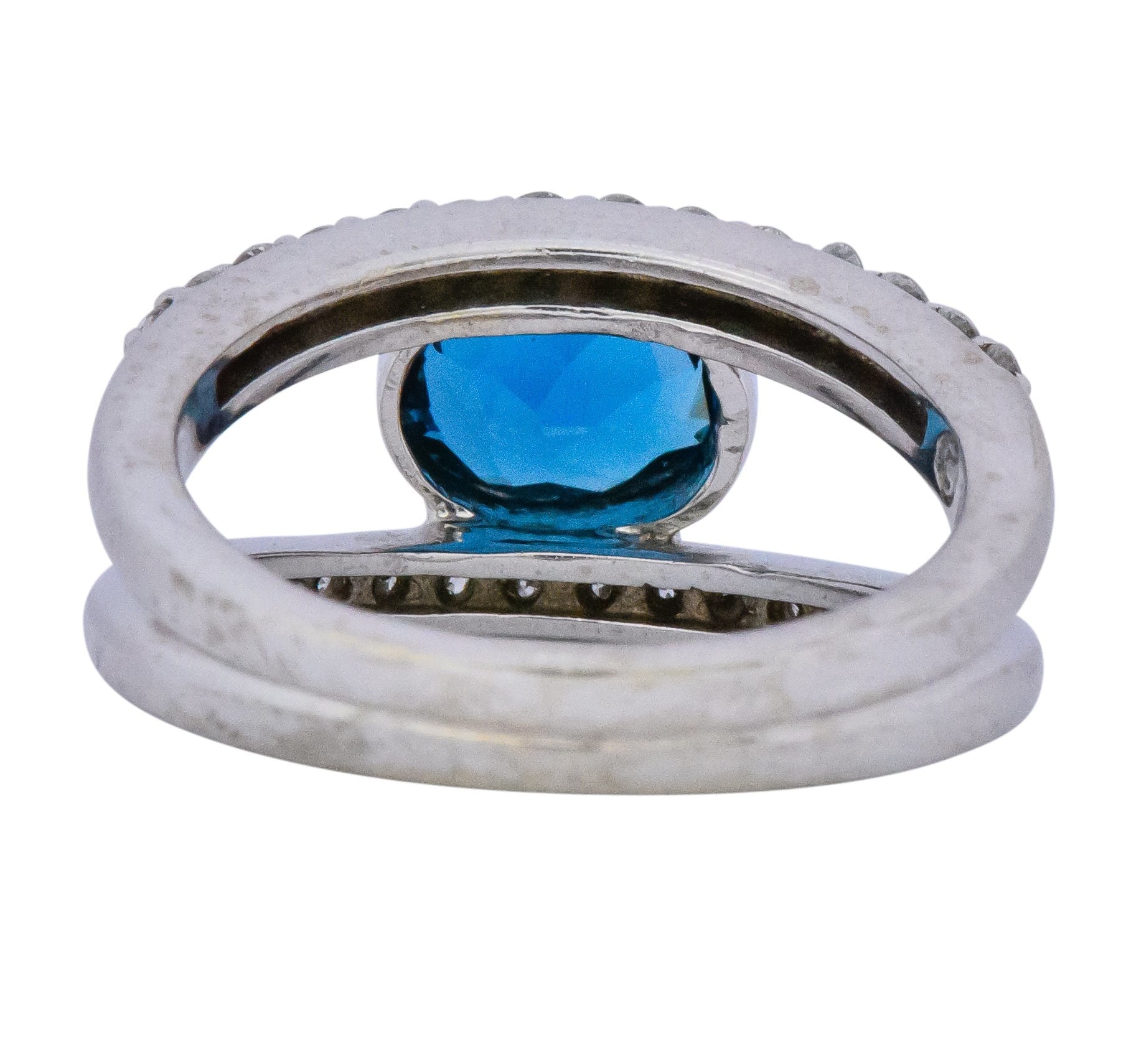 Contemporary 2.14 CTW Blue Topaz 14 Karat White Gold Fashion Ring - Wilson's Estate Jewelry