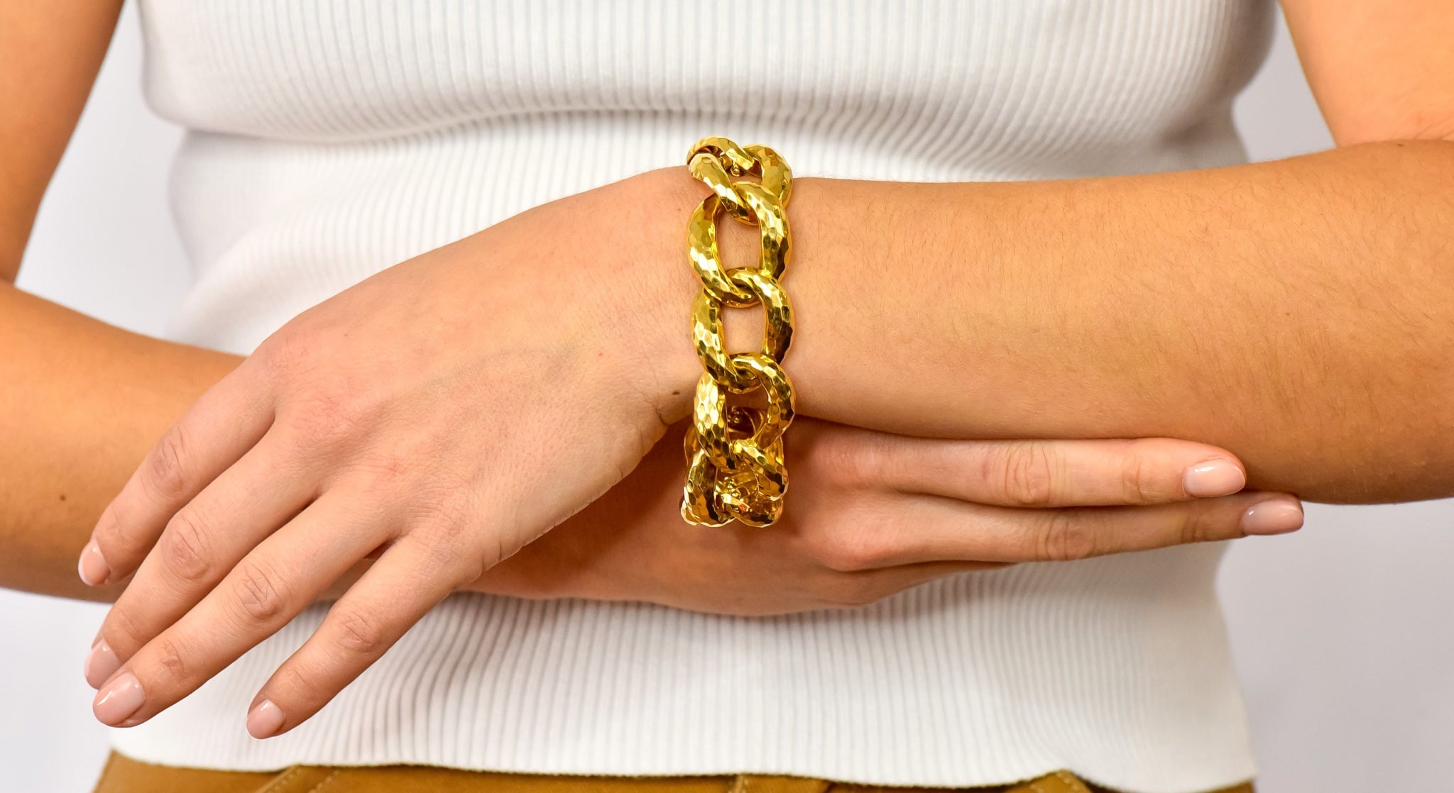 Henry Dunay Vintage 18 Karat Yellow Gold Hammered Curb Link Bracelet Circa 1980 - Wilson's Estate Jewelry