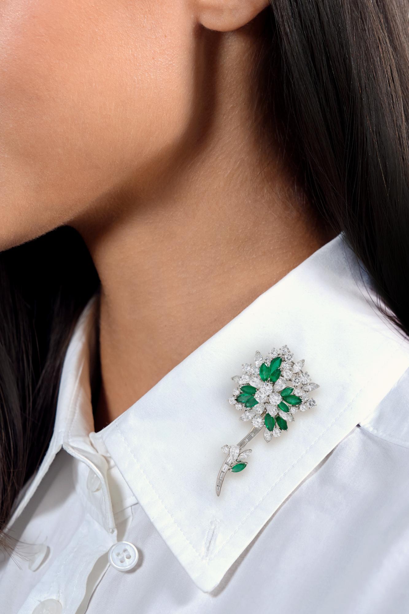 Oscar Heyman 1950's 13.70 CTW Diamond Emerald Platinum Vintage Flower Brooch
