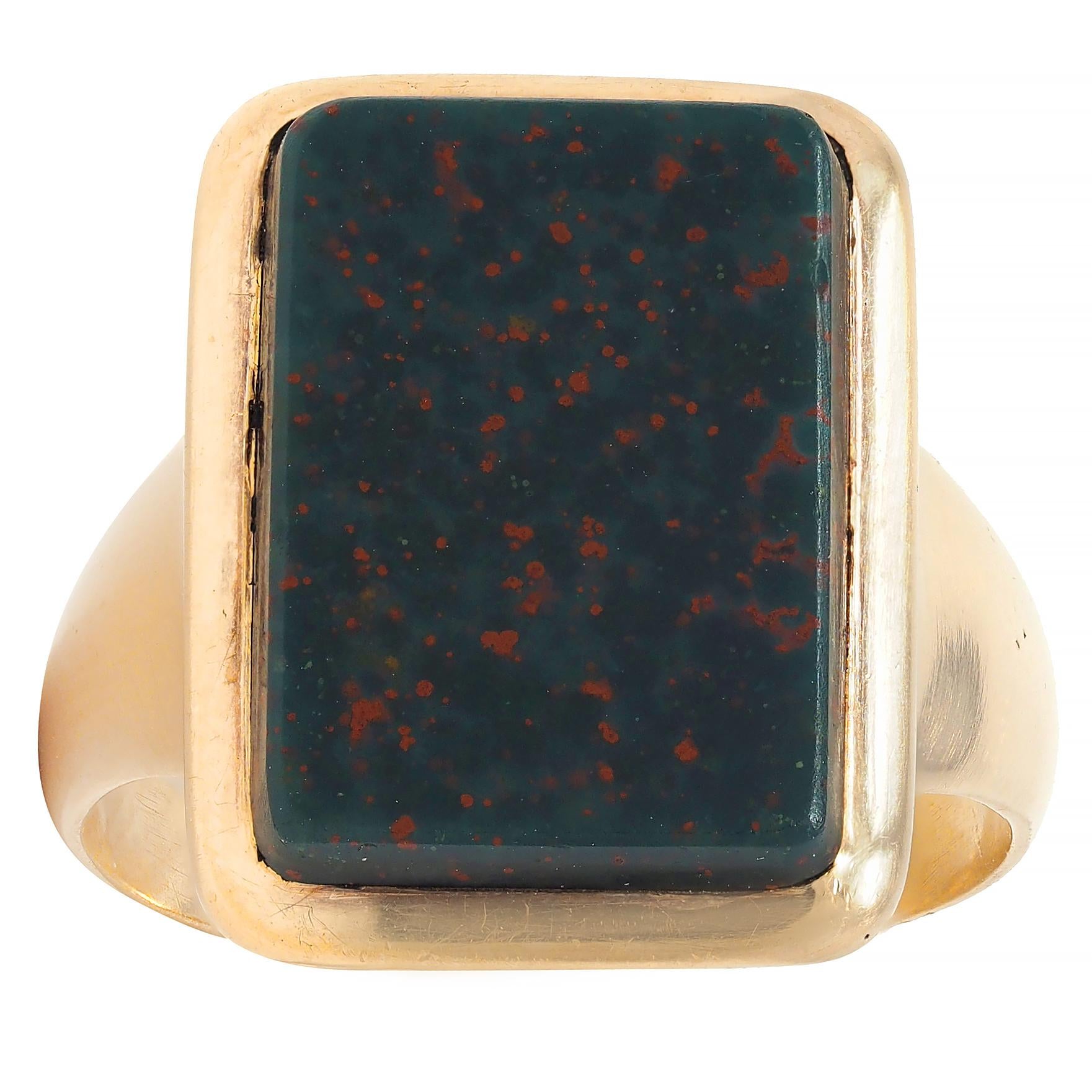 Late Victorian Bloodstone 14 Karat Yellow Gold Antique Unisex Signet Ring