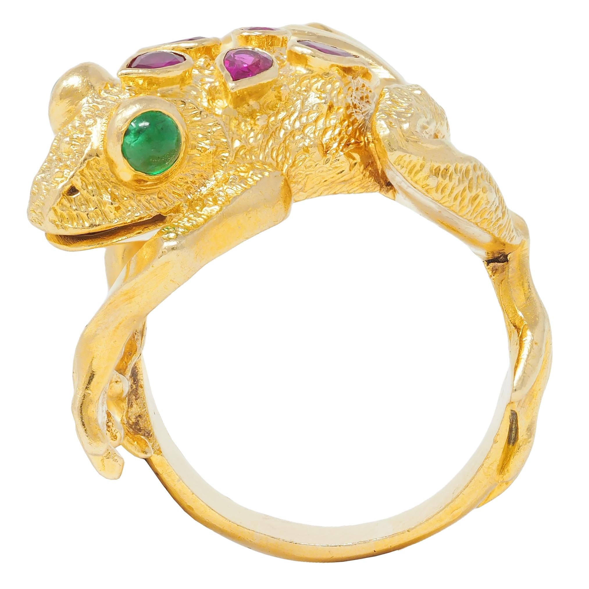 1969 Kurt Wayne 1.60 CTW Ruby Emerald 18 Karat Yellow Gold Vintage Frog Ring