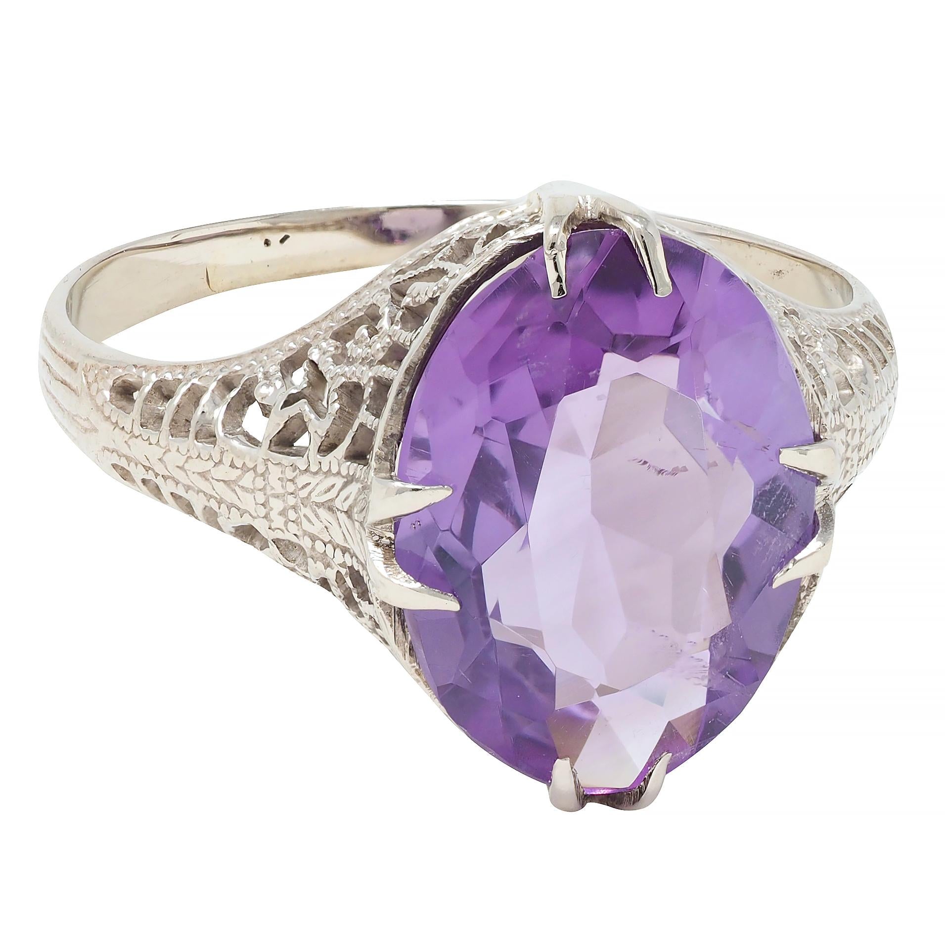 Art Deco Amethyst 14 Karat White Gold Foliate Filigree Vintage Ring