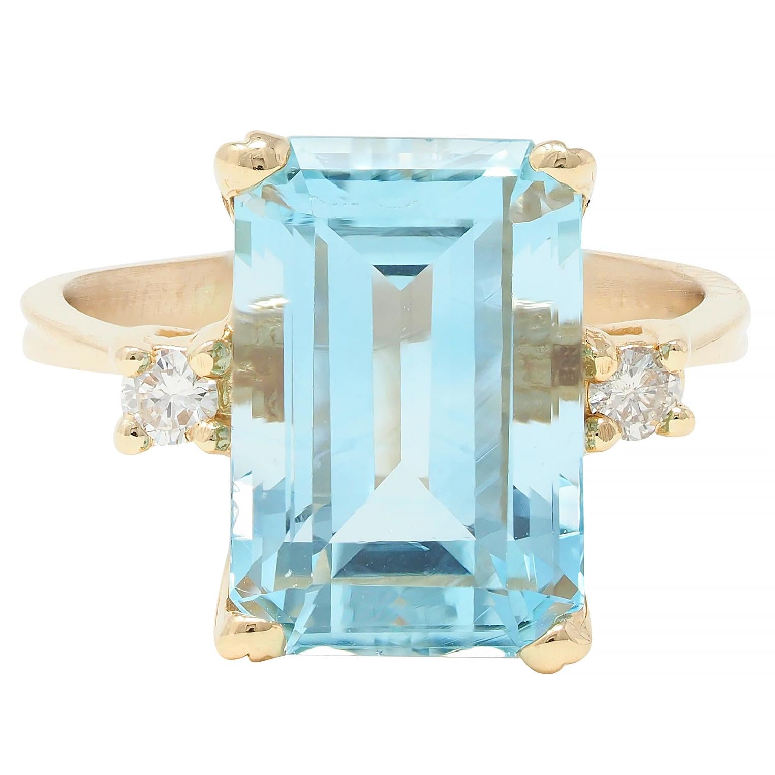 Retro 6.55 CTW Aquamarine Diamond 14 Karat Yellow Gold Vintage Ring