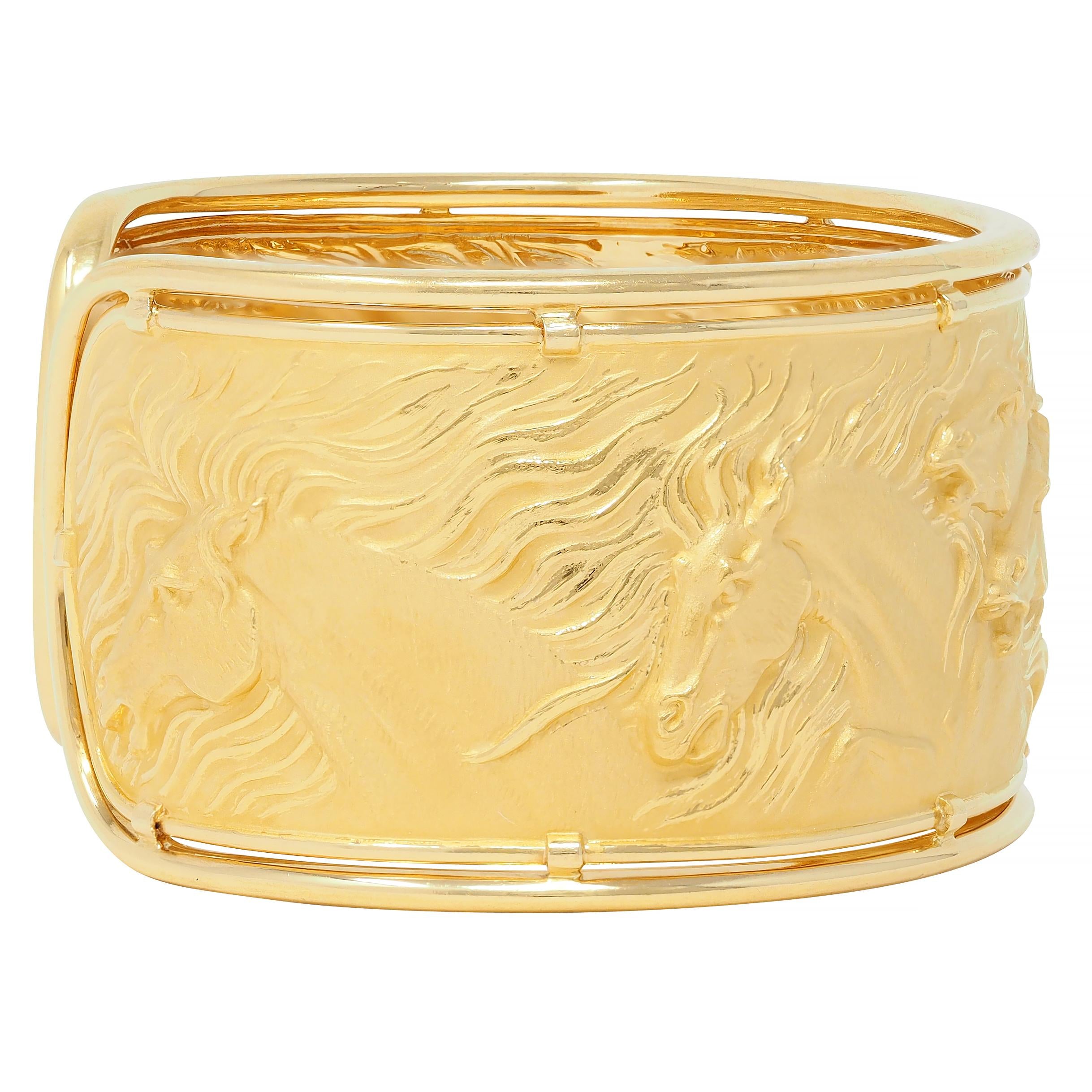 Carrera Y Carrera 1980's 18K Yellow Gold Ecuestre Horse Vintage Cuff Bracelet