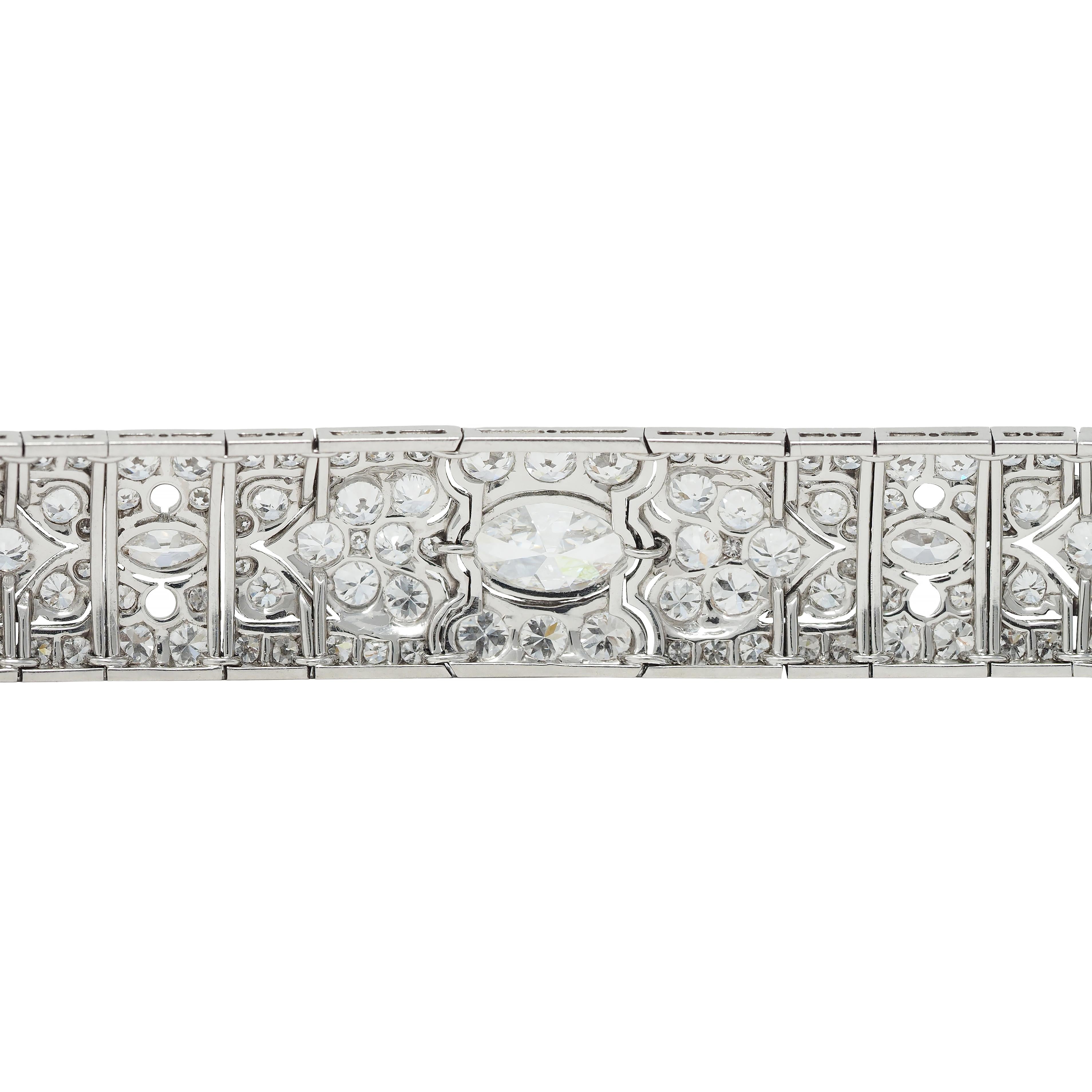 Art Deco 16.85 CTW Diamond Platinum Vintage Heart Buckle Line Bracelet