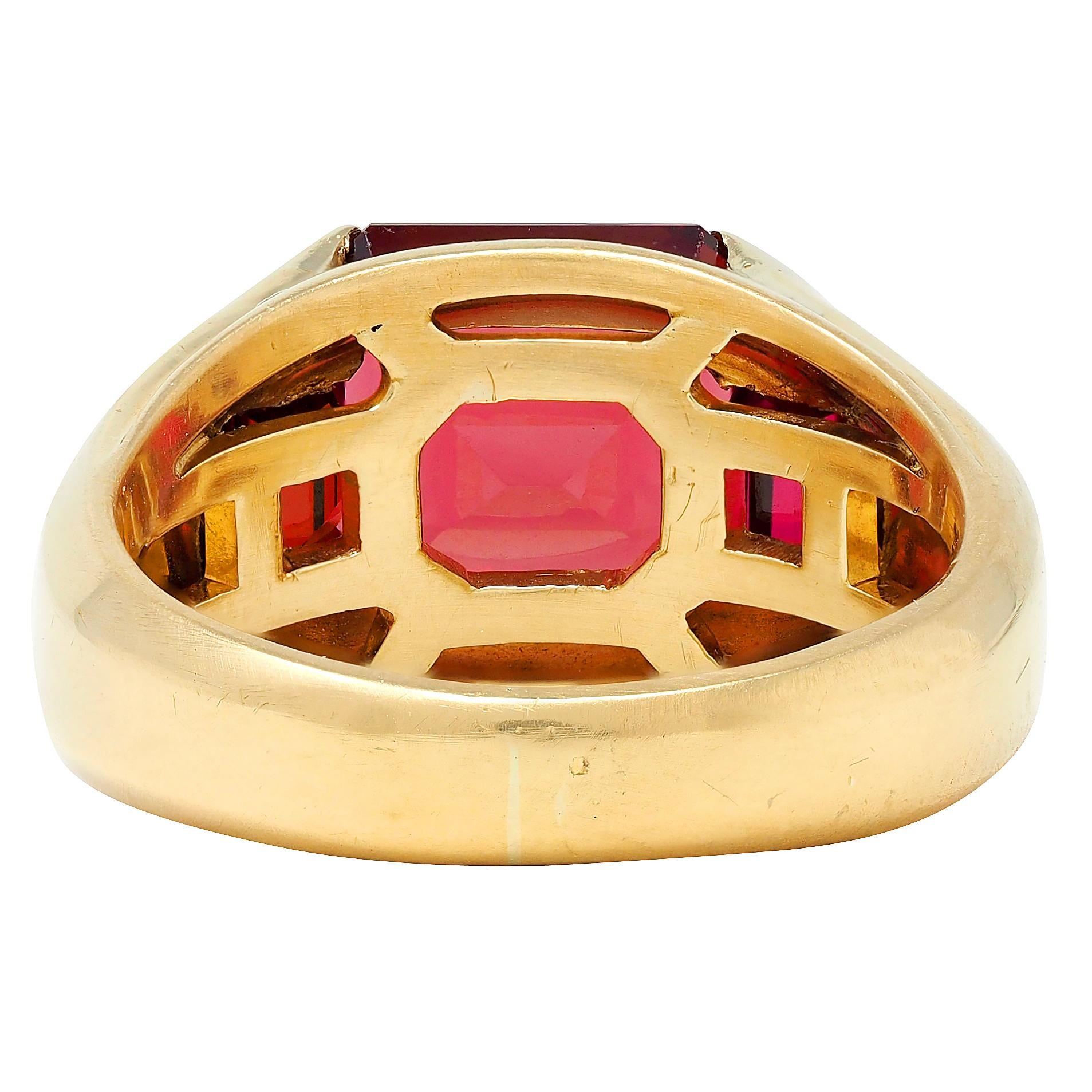 Bulgari 1970 Red Spinel 18K Yellow Gold Vintage Three Stone Unisex Signet Ring