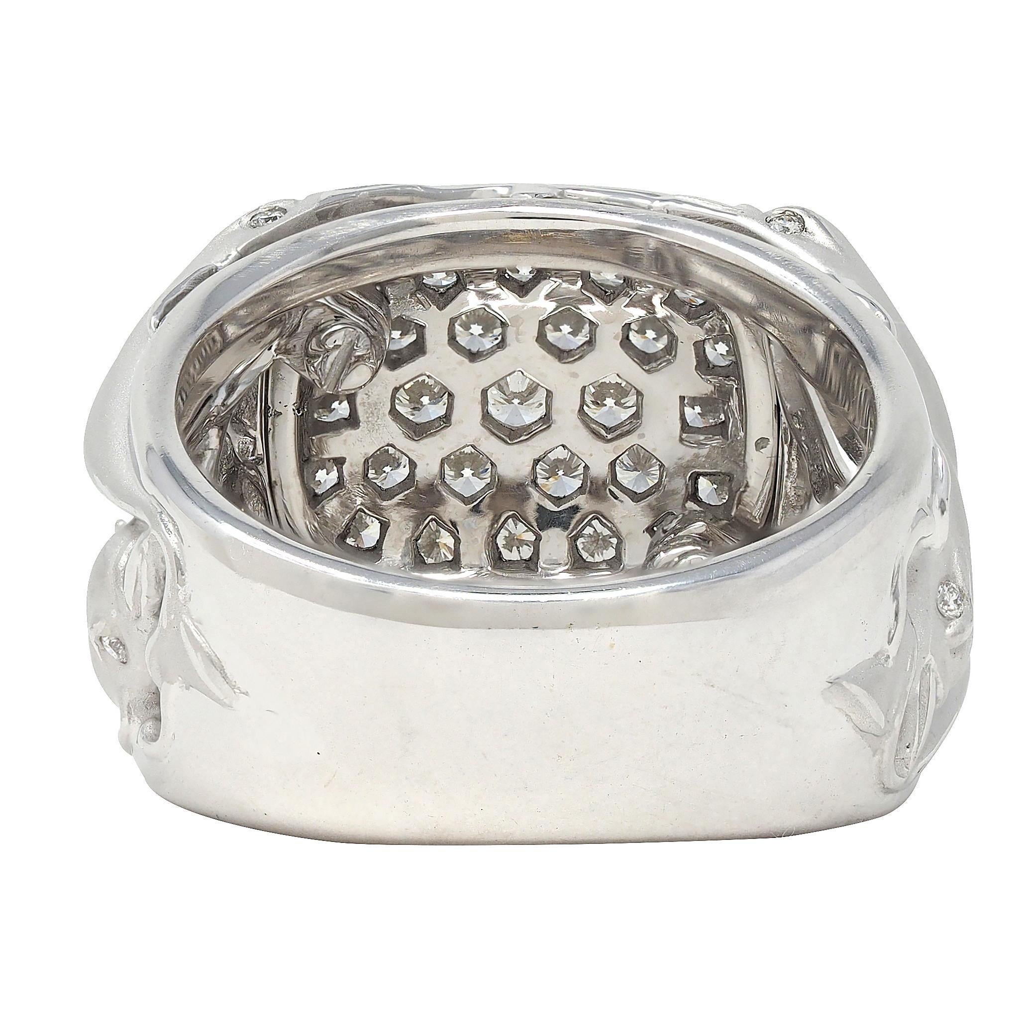 Carrera y Carrera Diamond 18 Karat White Gold Pavé Dolphin Signet Ring