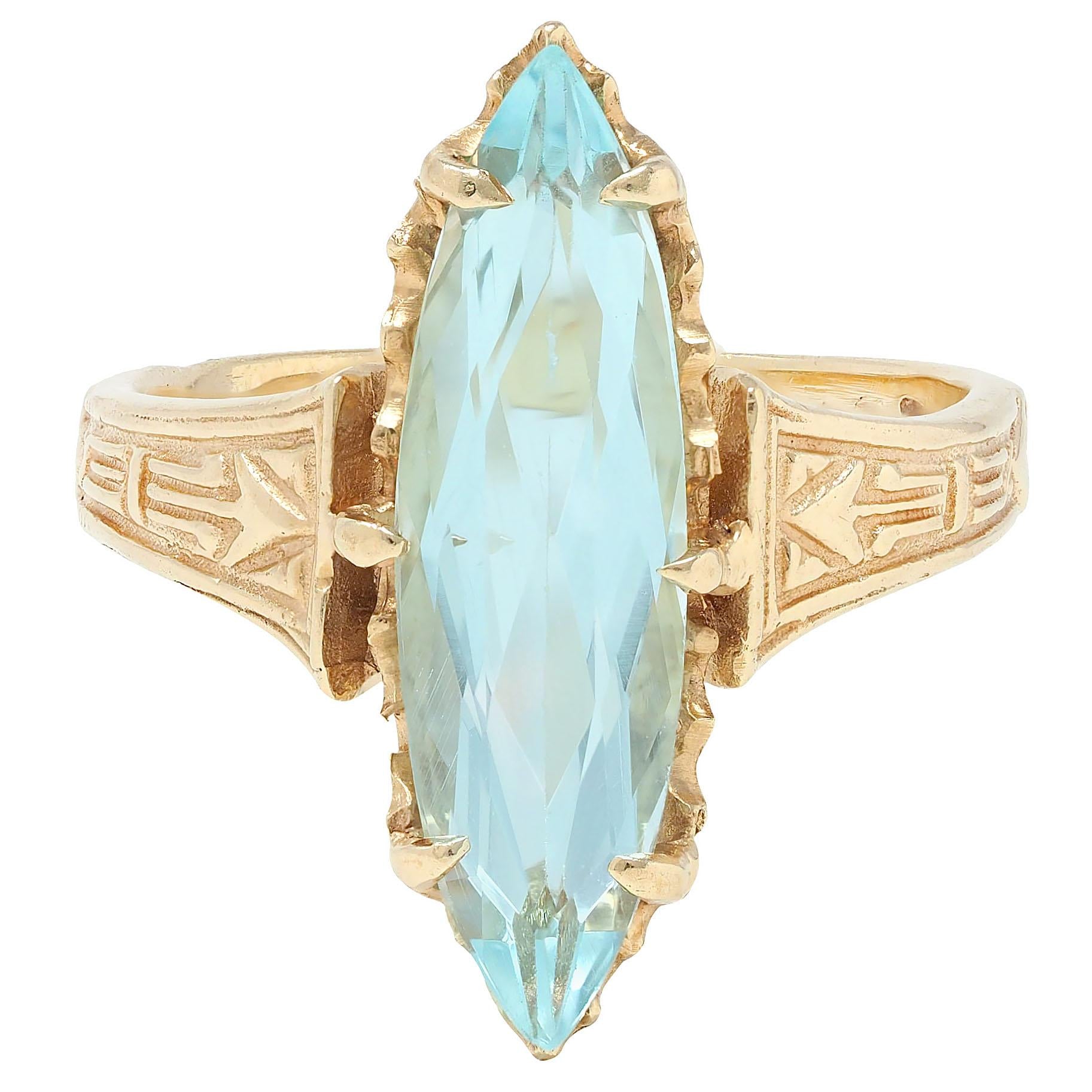 Art Deco Aquamarine 14 Karat Yellow Gold Antique Arrow Navette Dinner Ring