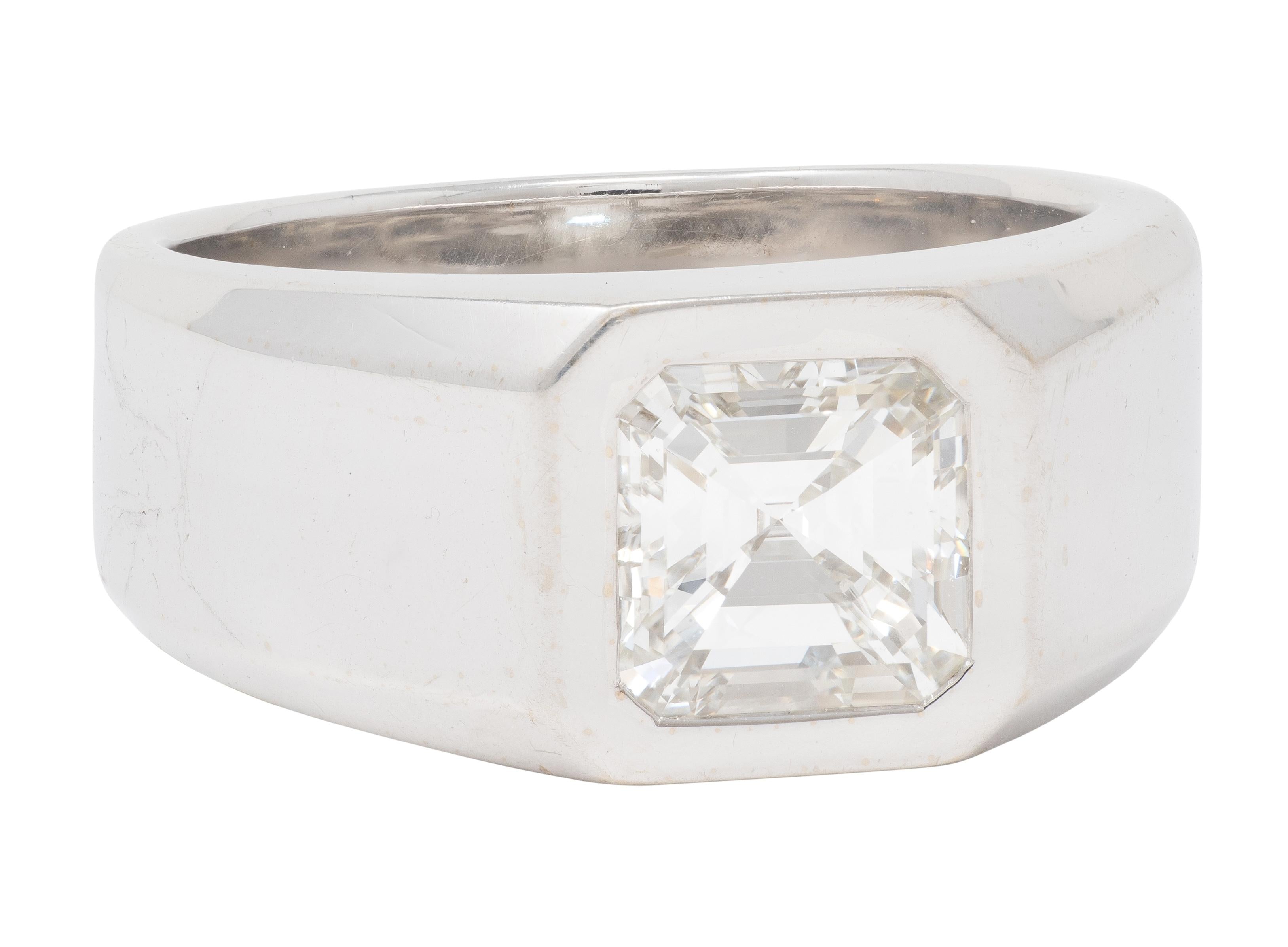 Contemporary 2.11 CTW Asscher Cut Diamond 18K Gold Solitaire Unisex Ring GIA