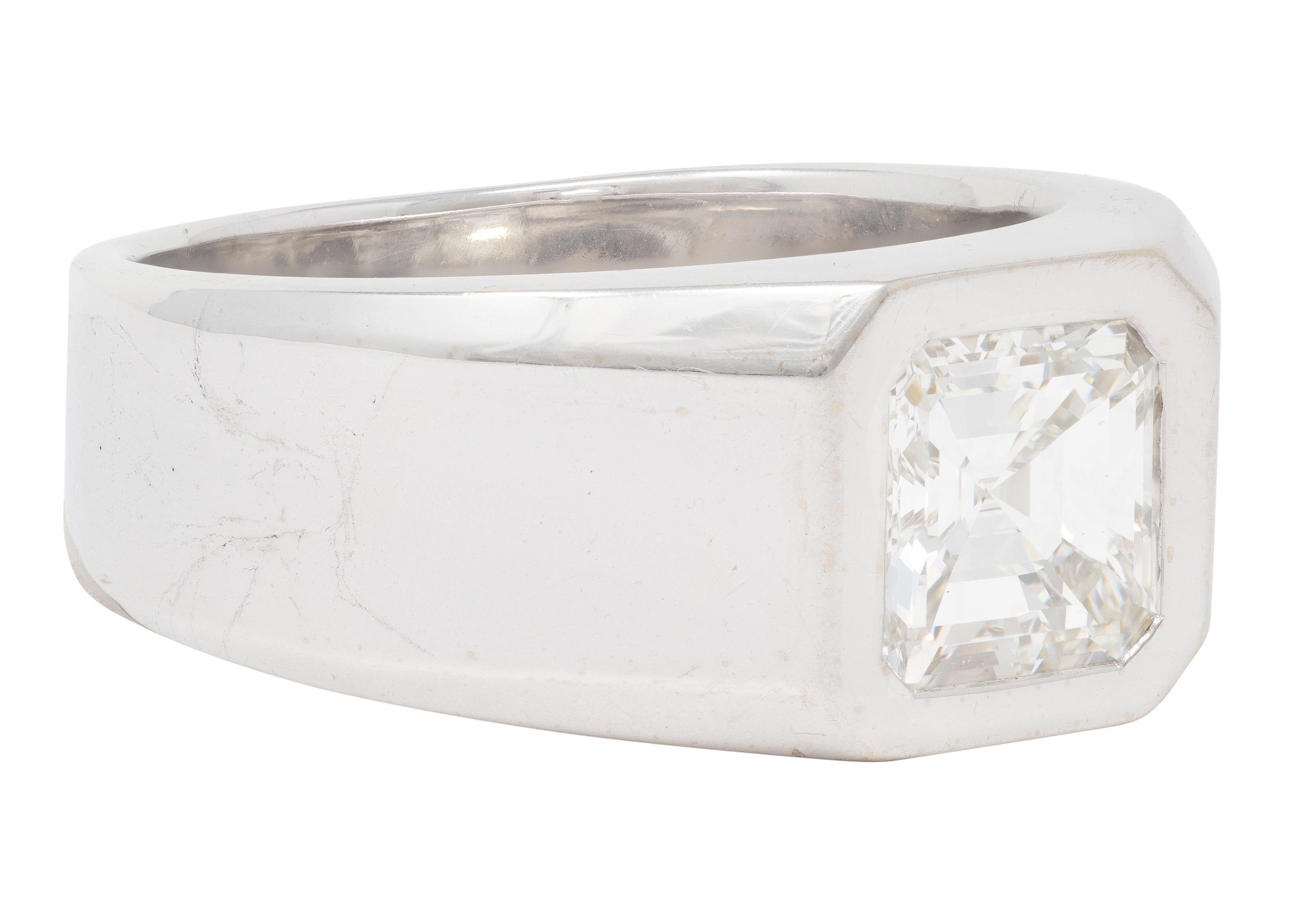 Contemporary 2.11 CTW Asscher Cut Diamond 18K Gold Solitaire Unisex Ring GIA