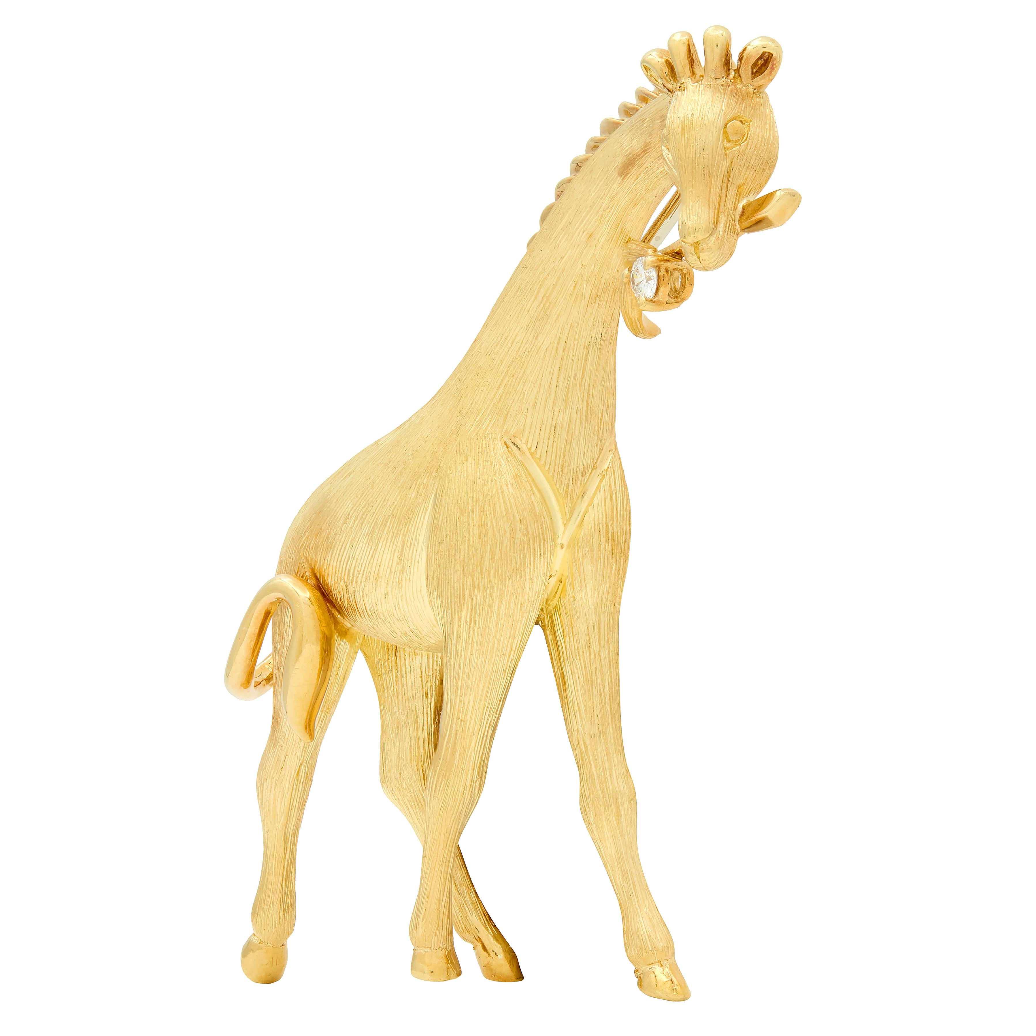 Dunay 1980's Diamond 18 Karat Yellow Gold Vintage Giraffe Brooch