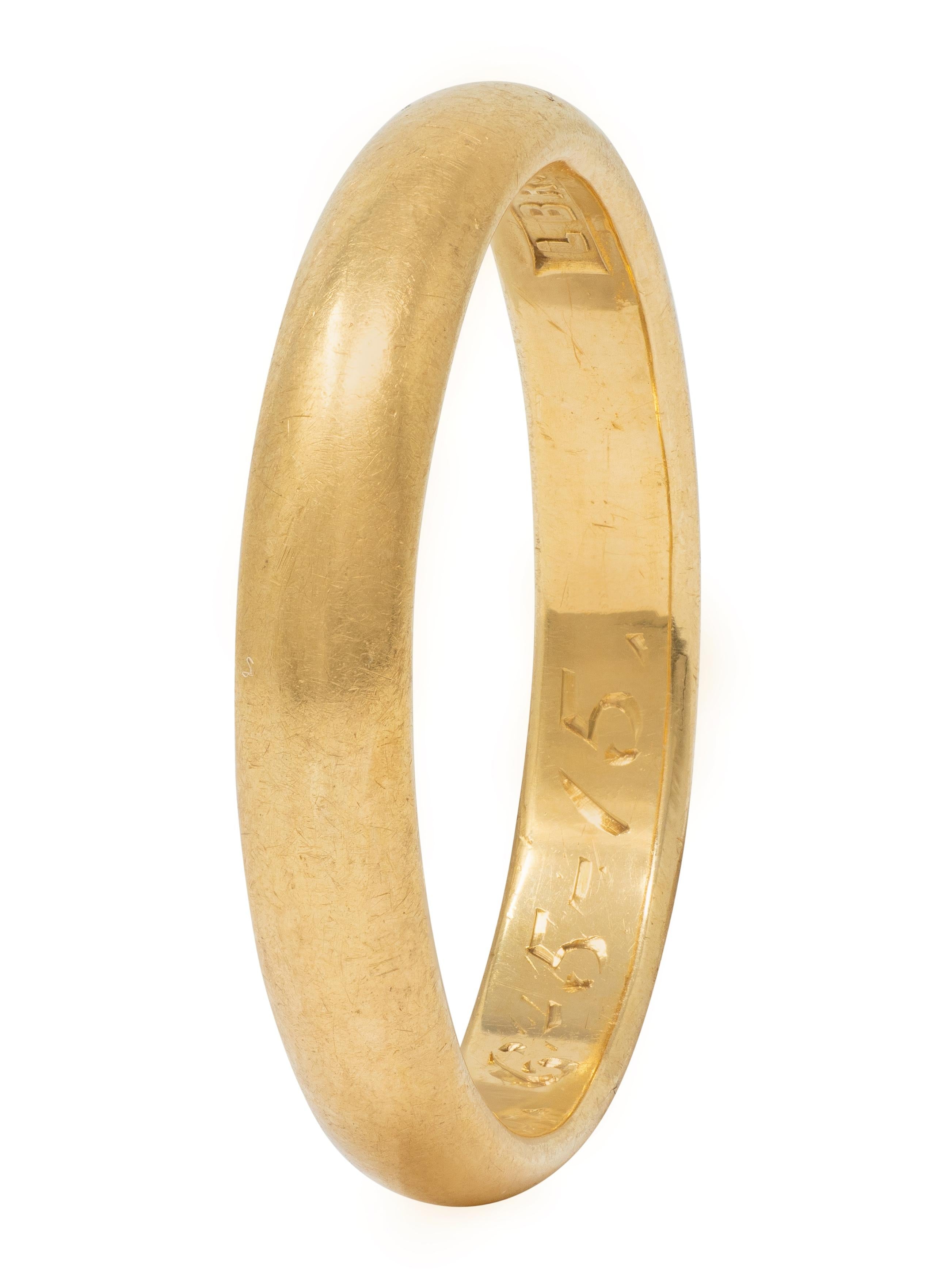 1915 18 Karat Yellow Gold Inscribed Antique Unisex Wedding Band Ring