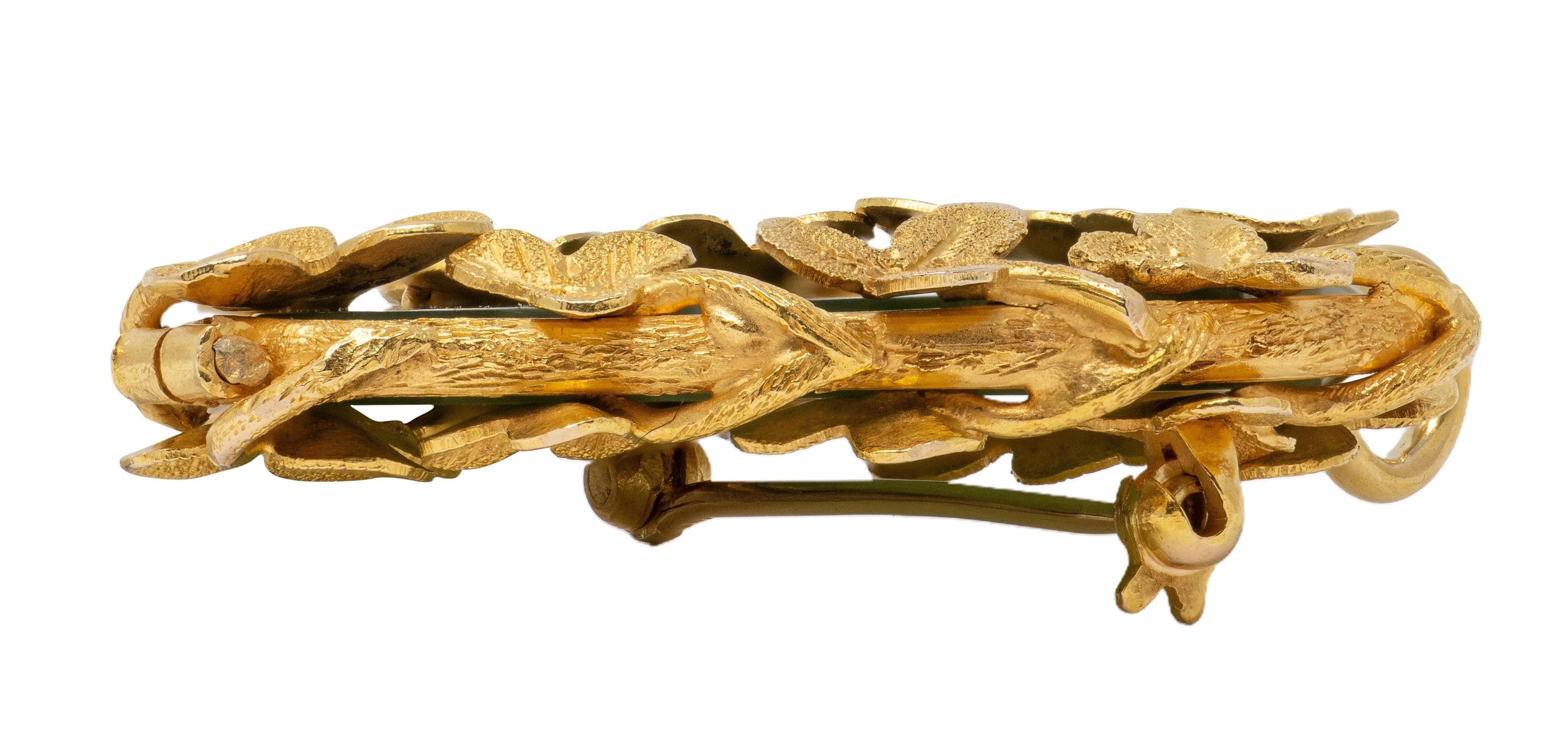 Art Nouveau Green Agate 18 Karat Yellow Gold Antique Clover Heart Pendant Brooch