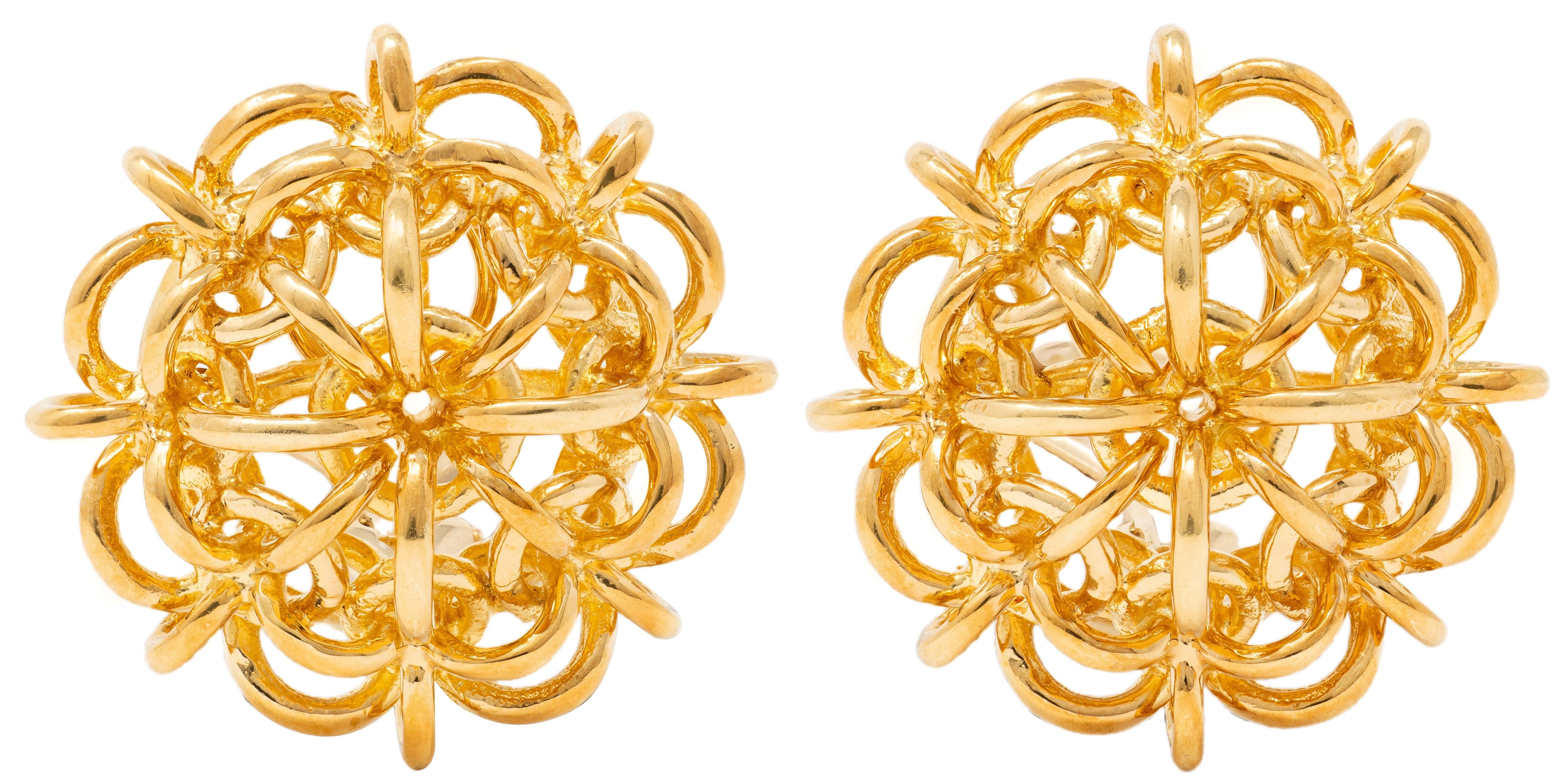 Tiffany & Co. 1990's 18 Karat Yellow Gold Vintage Chain Flower Ear-Clip Earrings