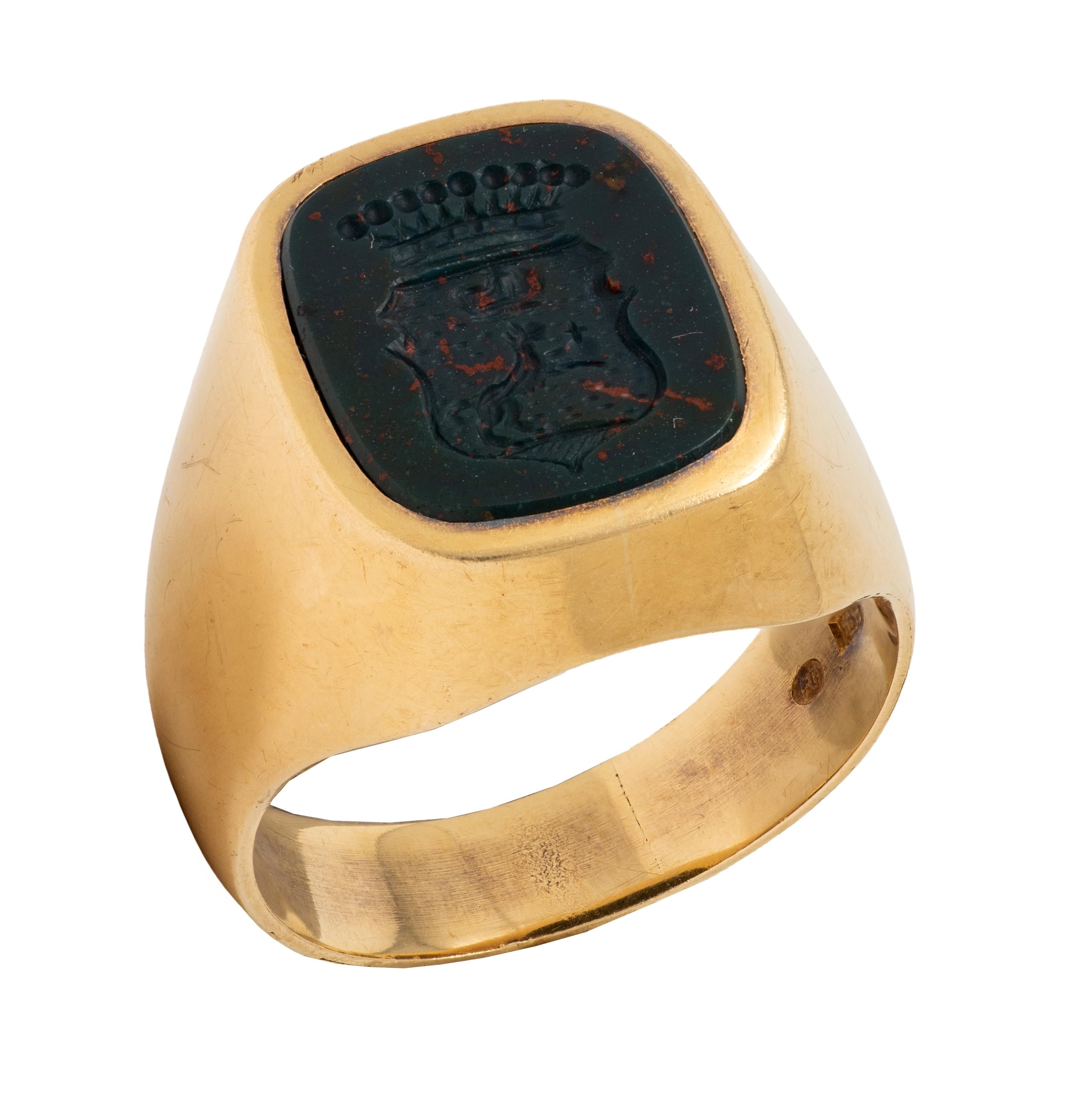 Art Deco Bloodstone 14K Yellow Gold Antique Heraldic Crest Intaglio Signet Ring