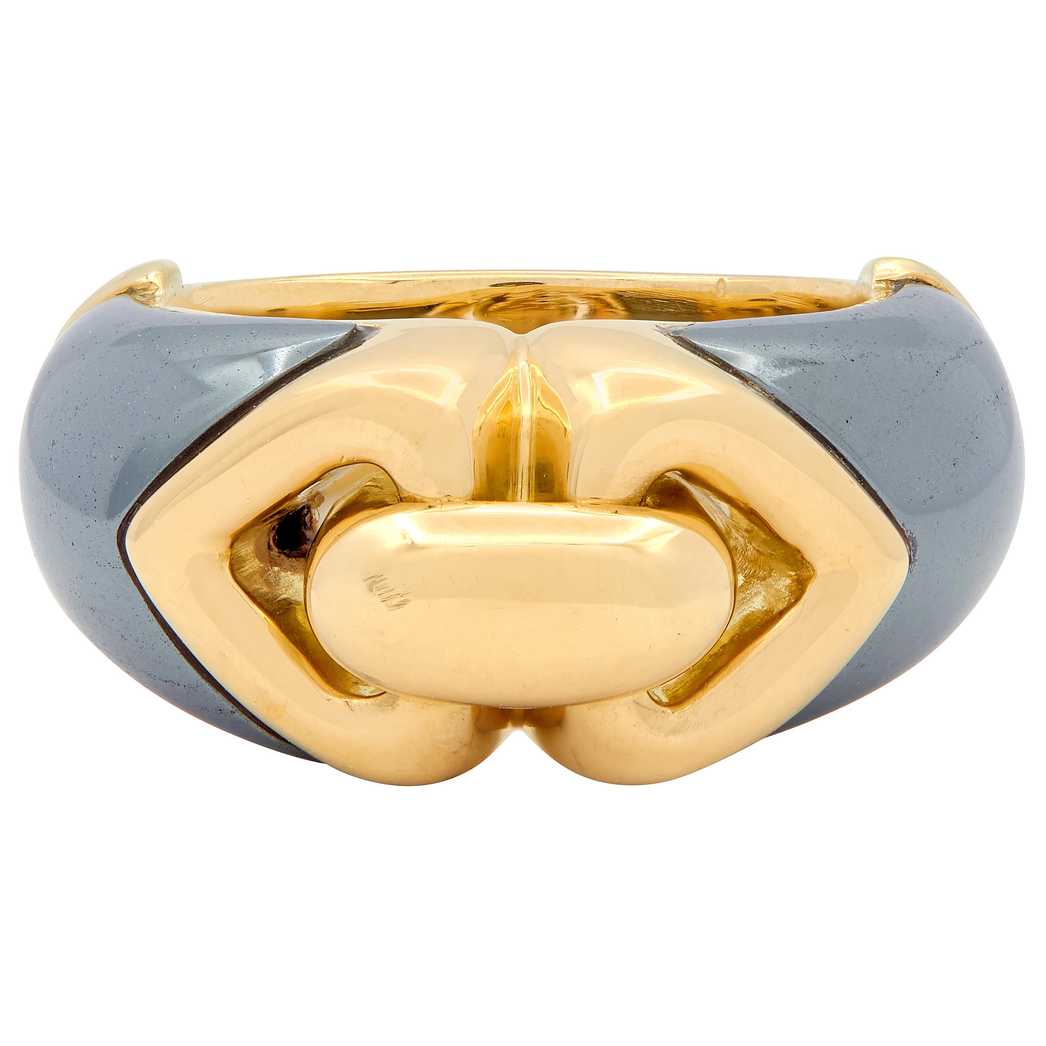 Bulgari 1980's Hematite 18 Karat Yellow Gold Vintage Doppio Cuore Ring