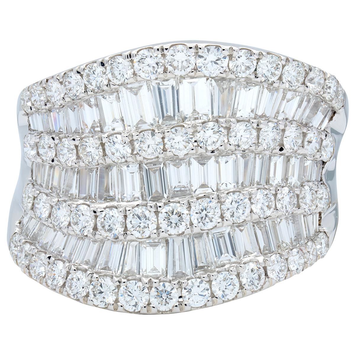 Contemporary 3.50 CTW Diamond 18 Karat White Gold Seven Row Wavy Band Ring